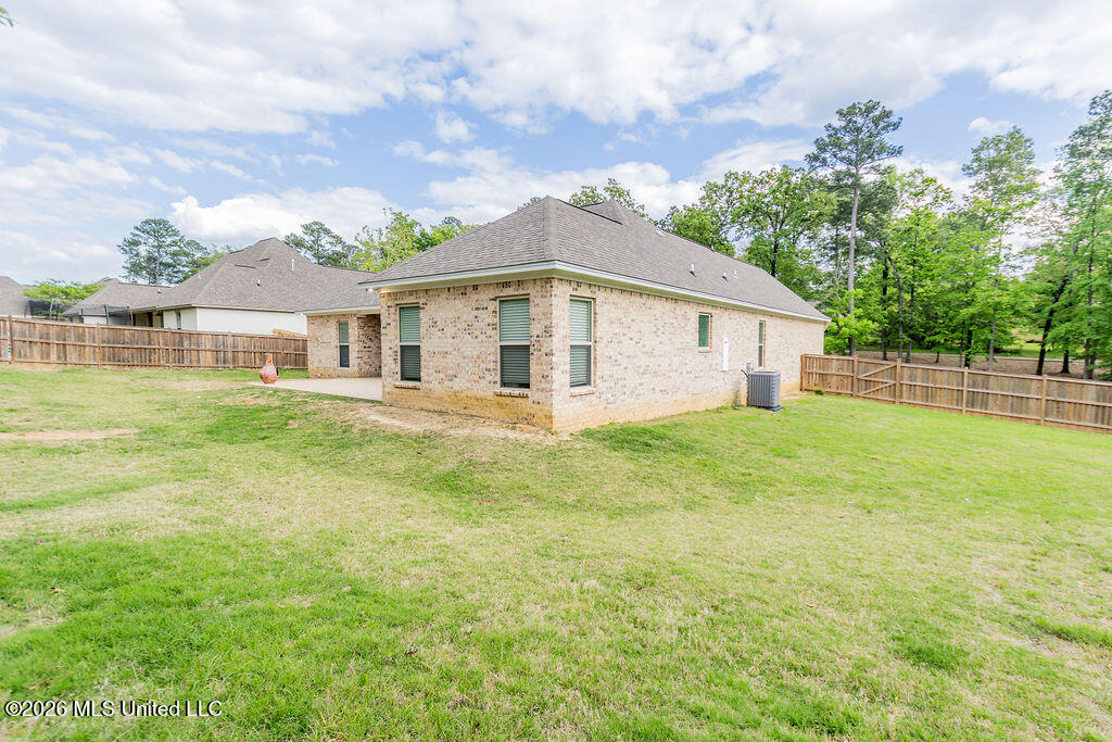 401 Castlewoods Boulevard Property Photo 36