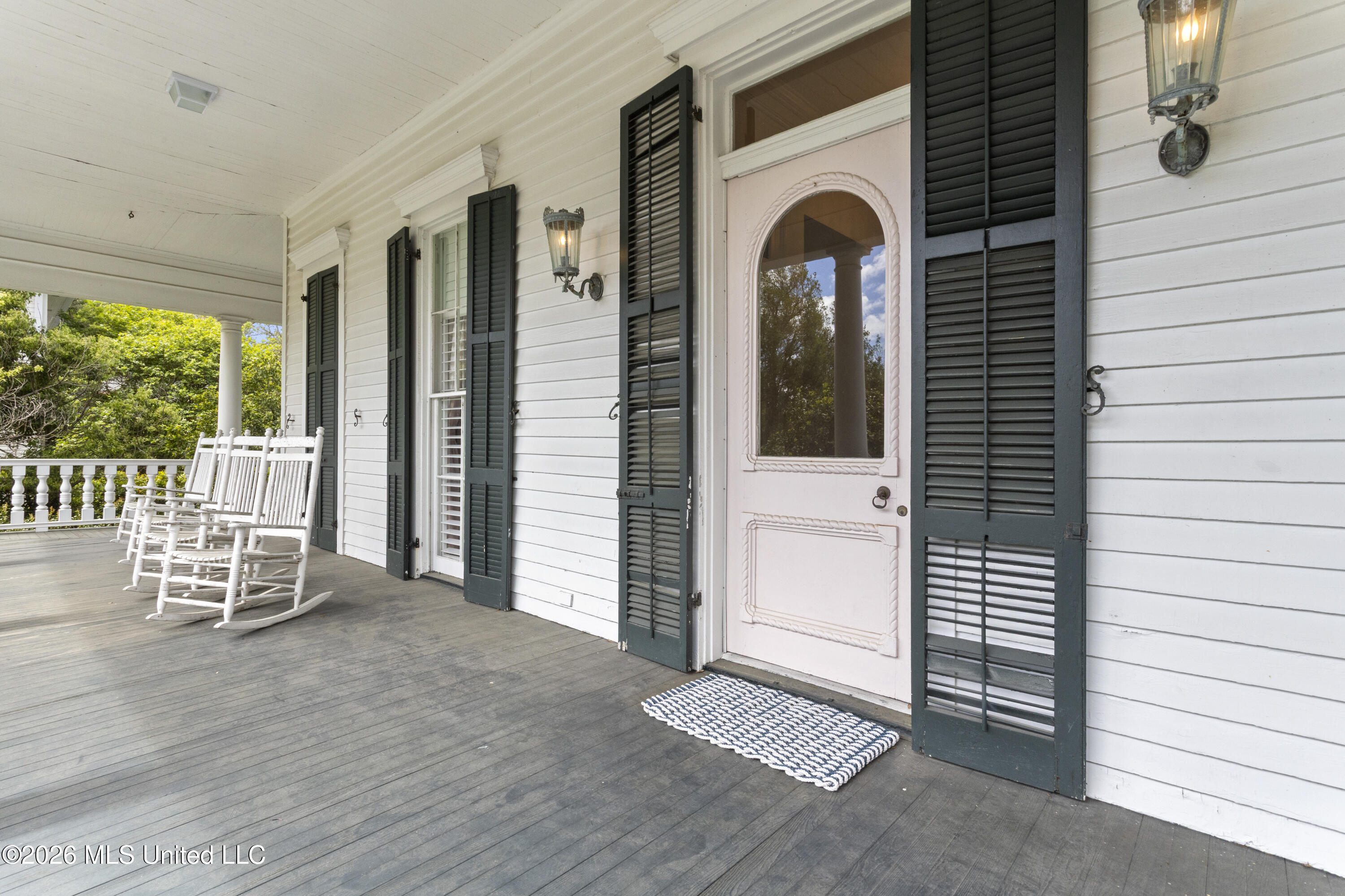 811 E Scenic Drive Property Photo 18