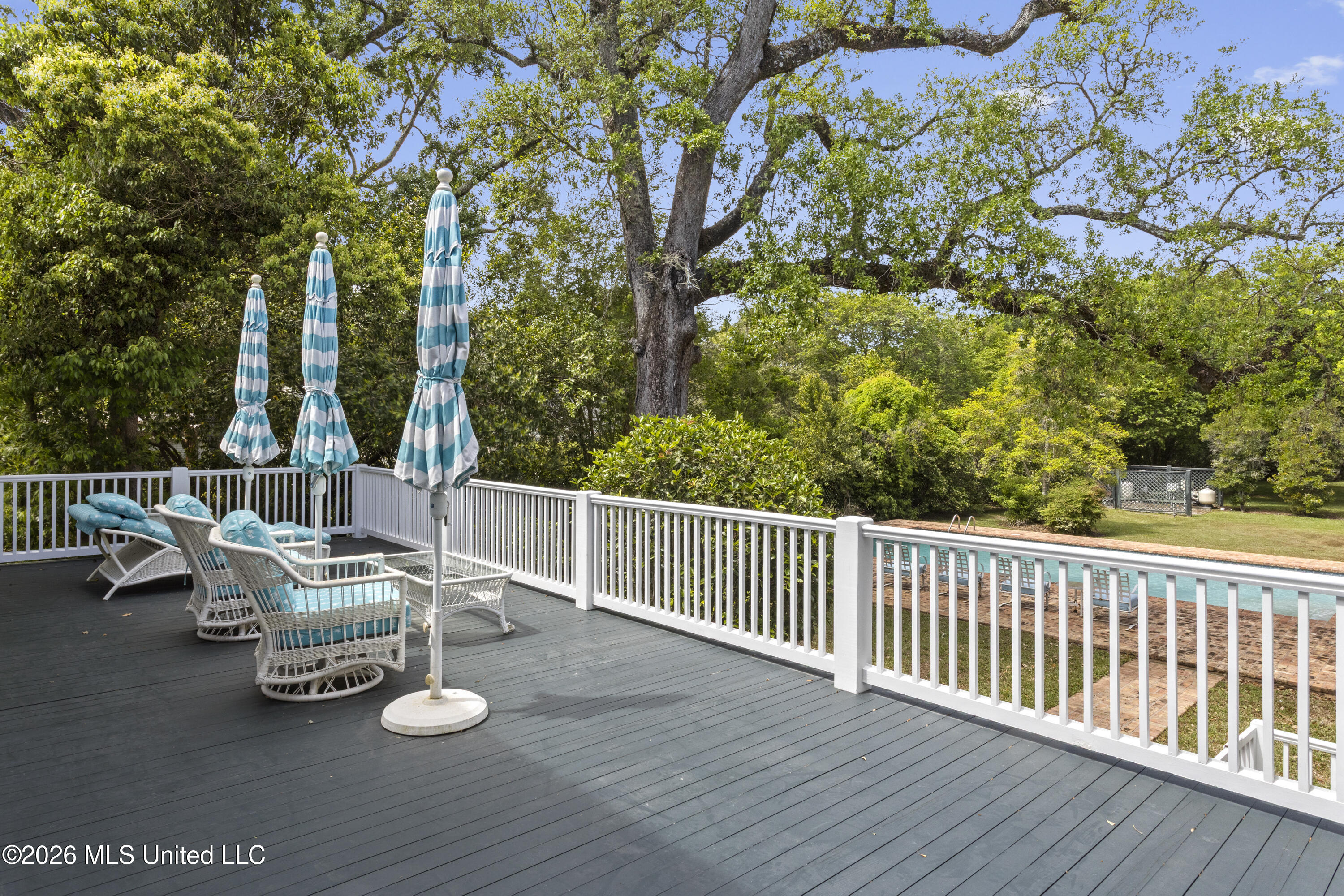 811 E Scenic Drive Property Photo 62