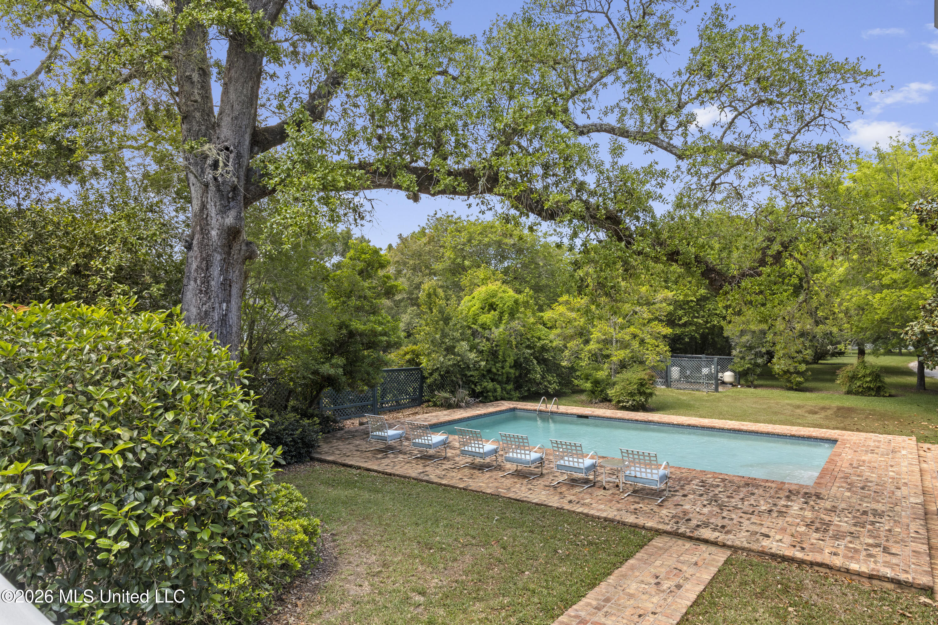 811 E Scenic Drive Property Photo 63