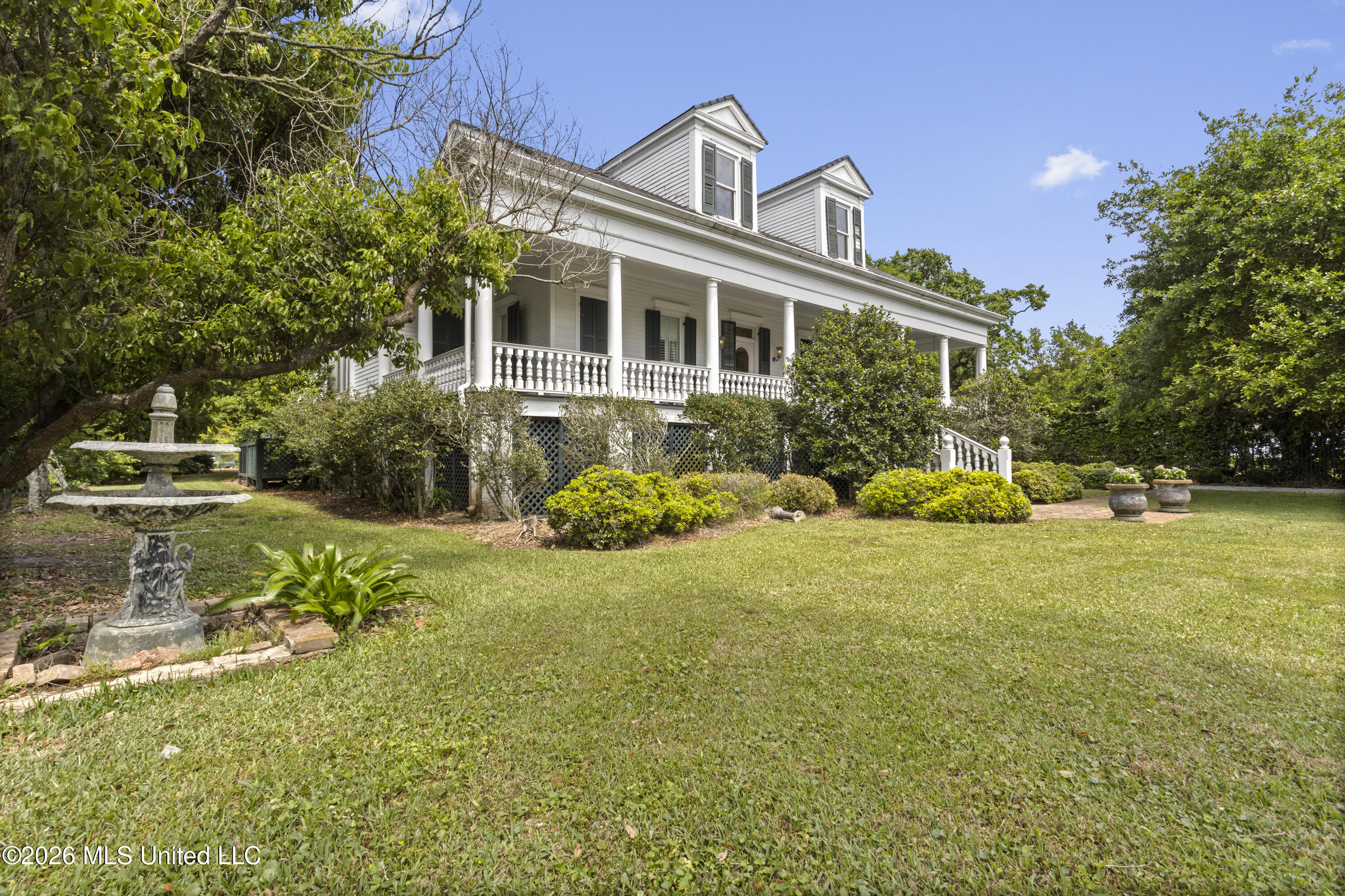 811 E Scenic Drive Property Photo 86
