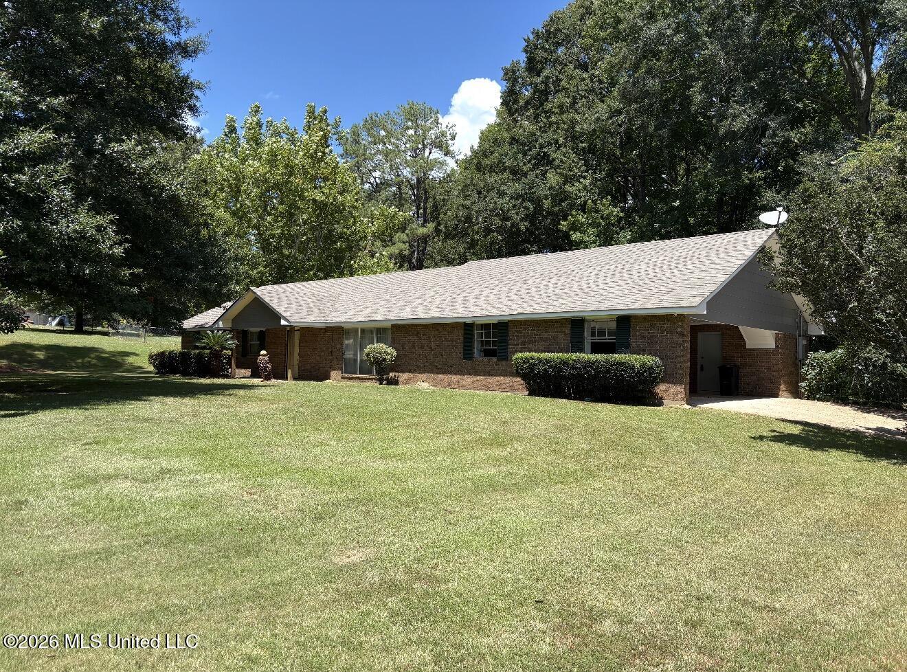 15 Greenfield Drive Property Photo 2