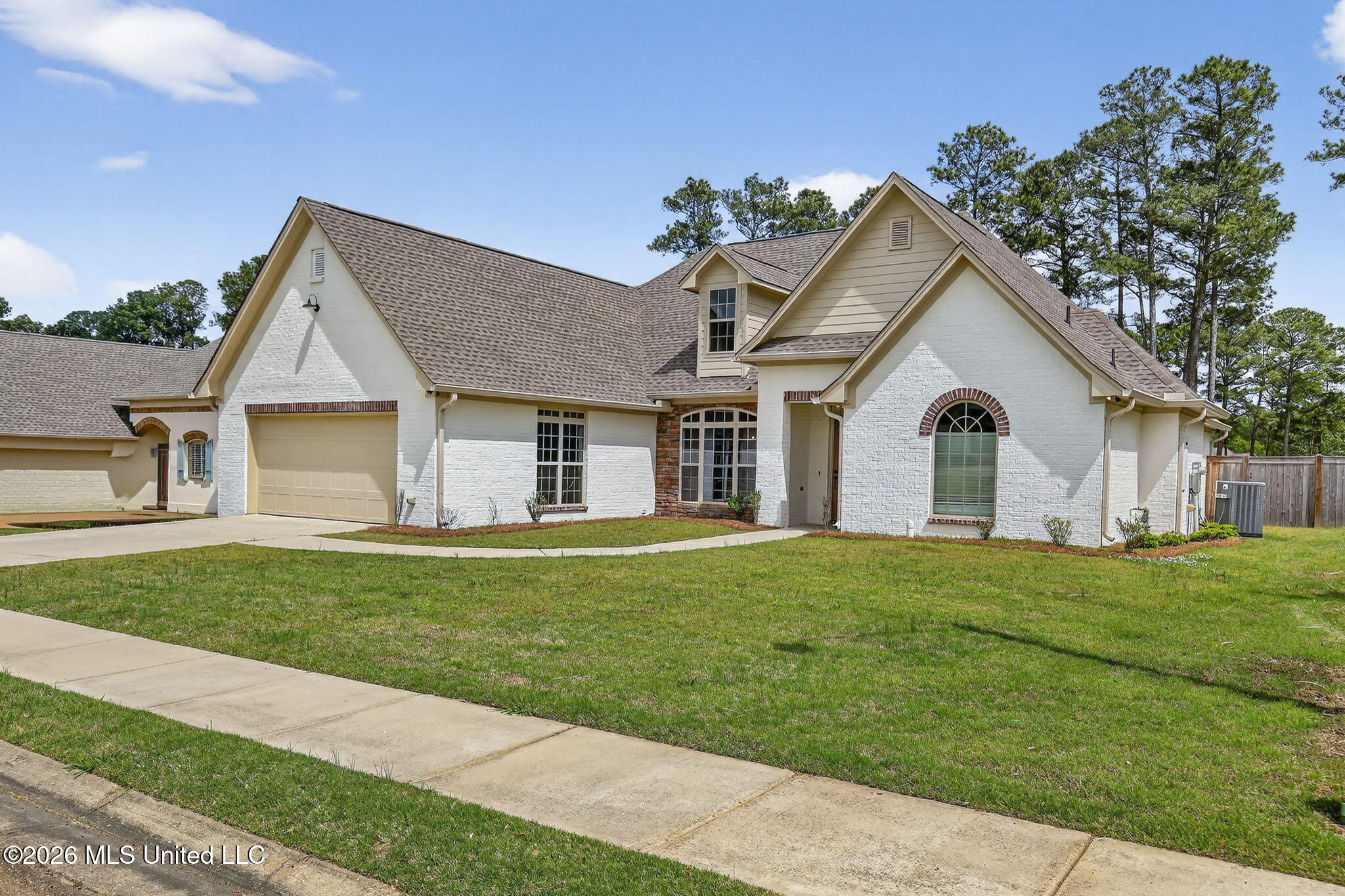 114 Willow Crest Circle Property Photo 3