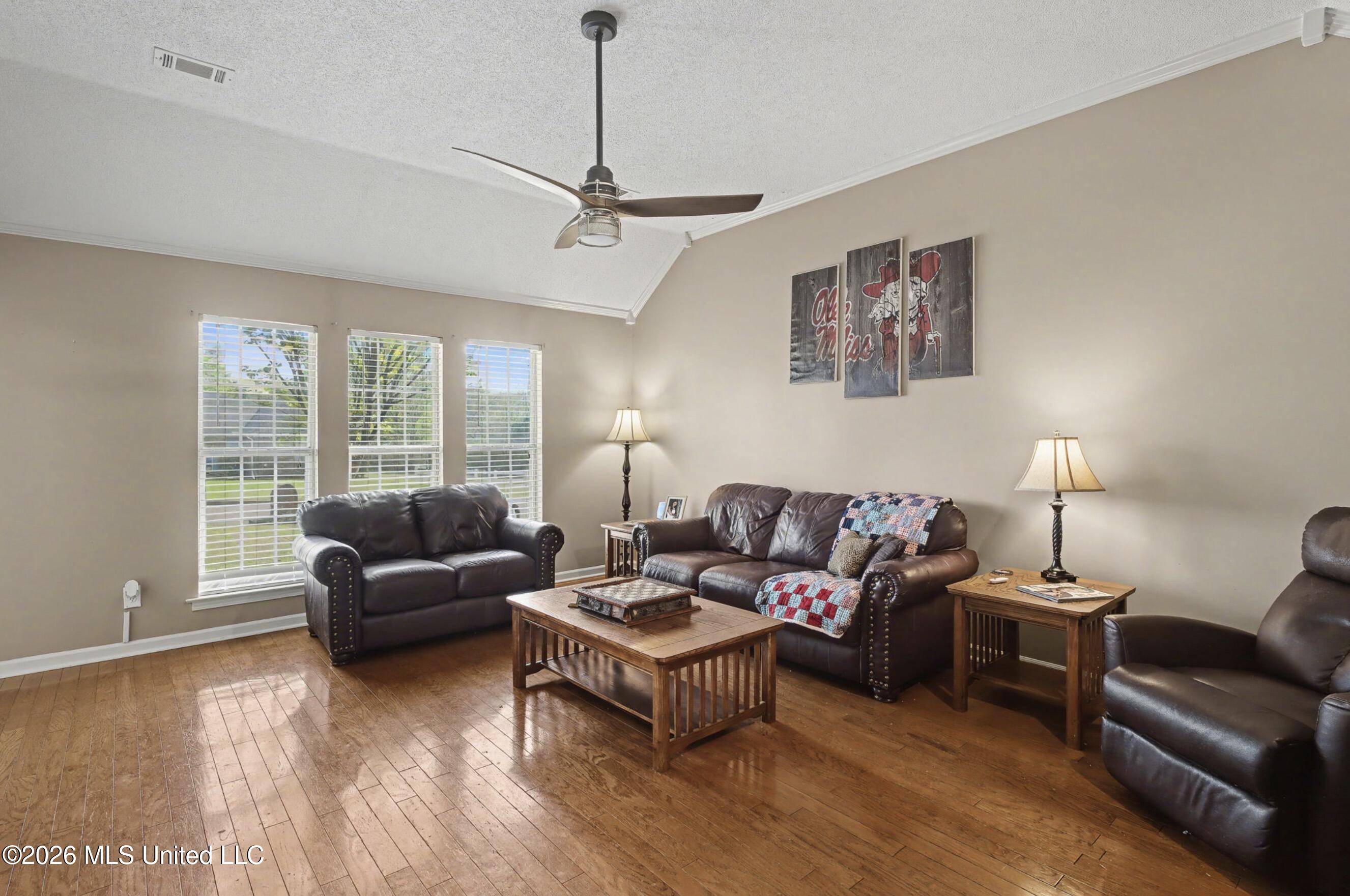 5120 Pear Drive Property Photo 6