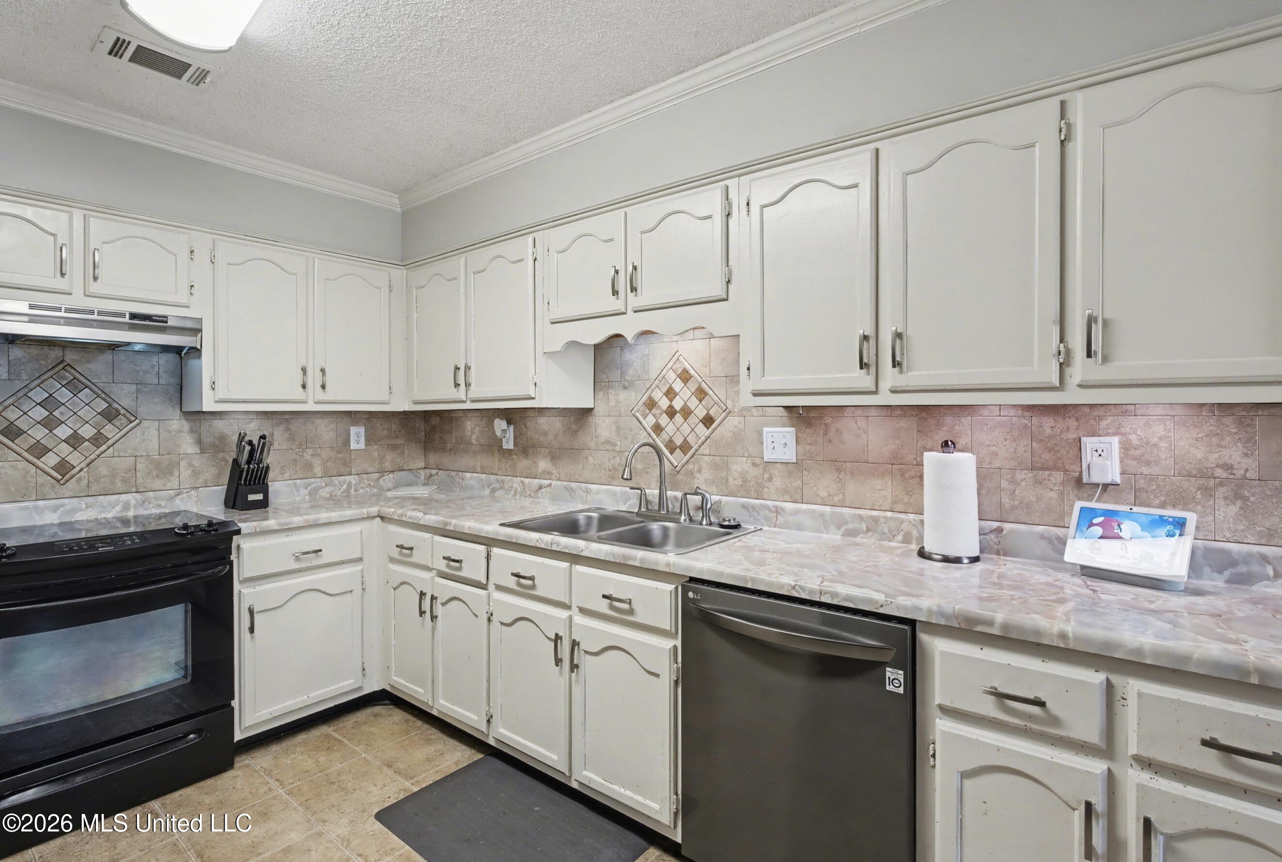 5120 Pear Drive Property Photo 10