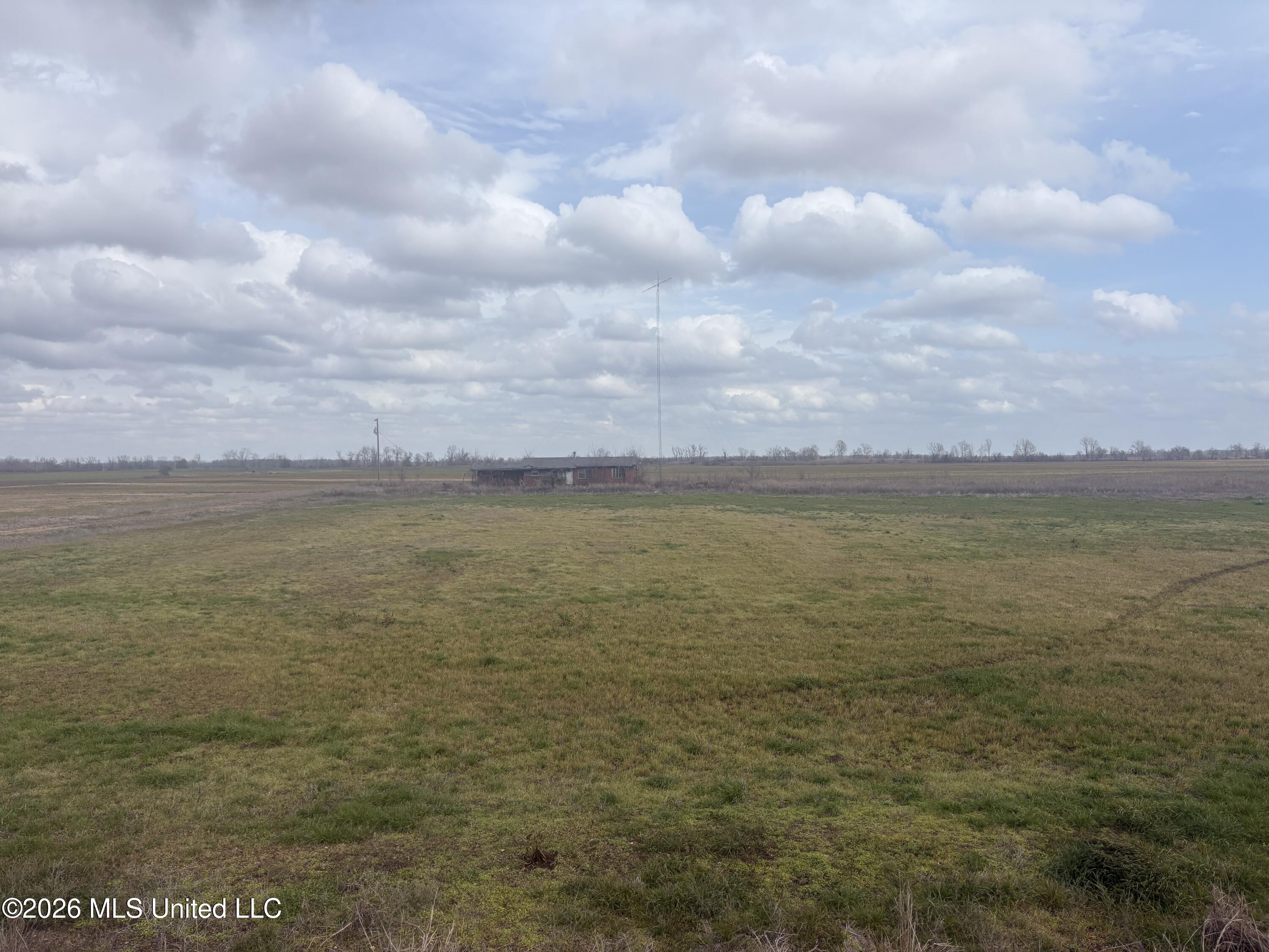 Goose Lake Rd Property Photo 3