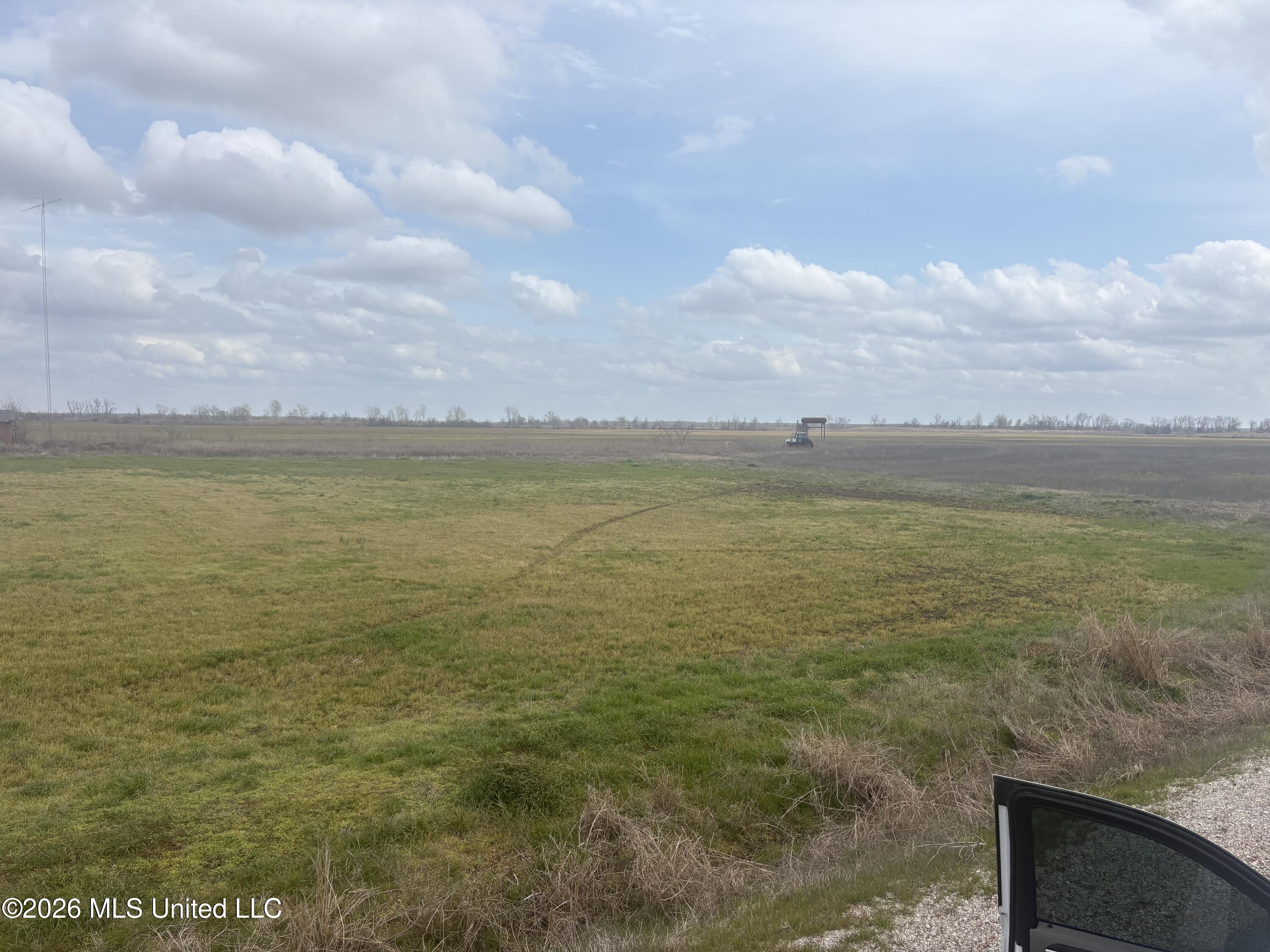 Goose Lake Rd Property Photo 4