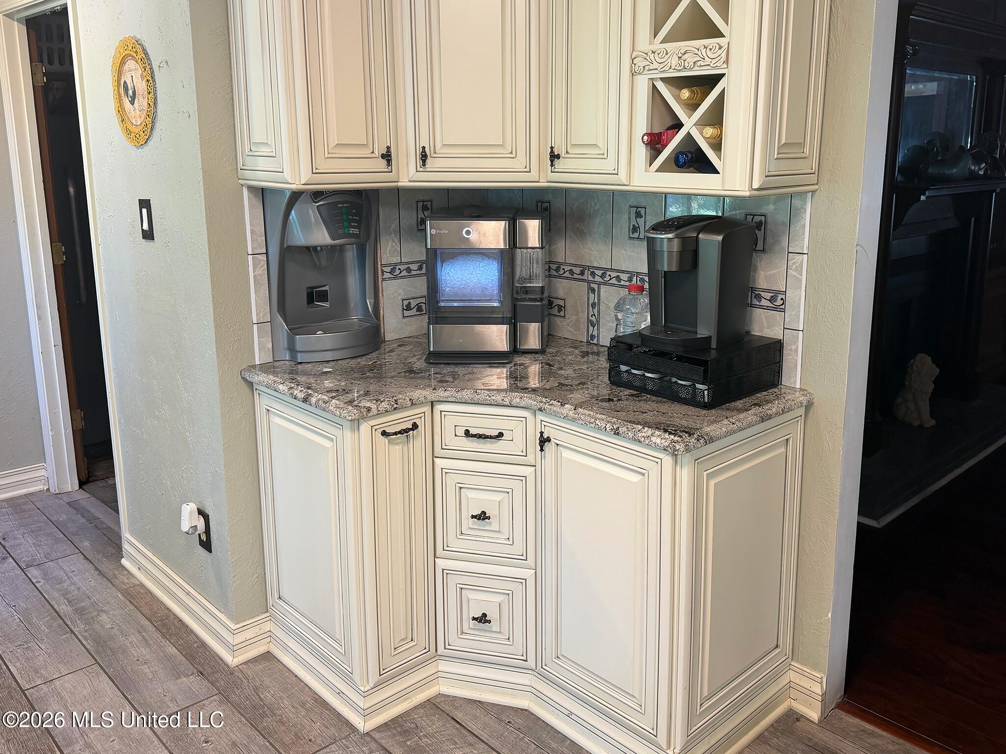 1765 Nottingham Drive Property Photo 12