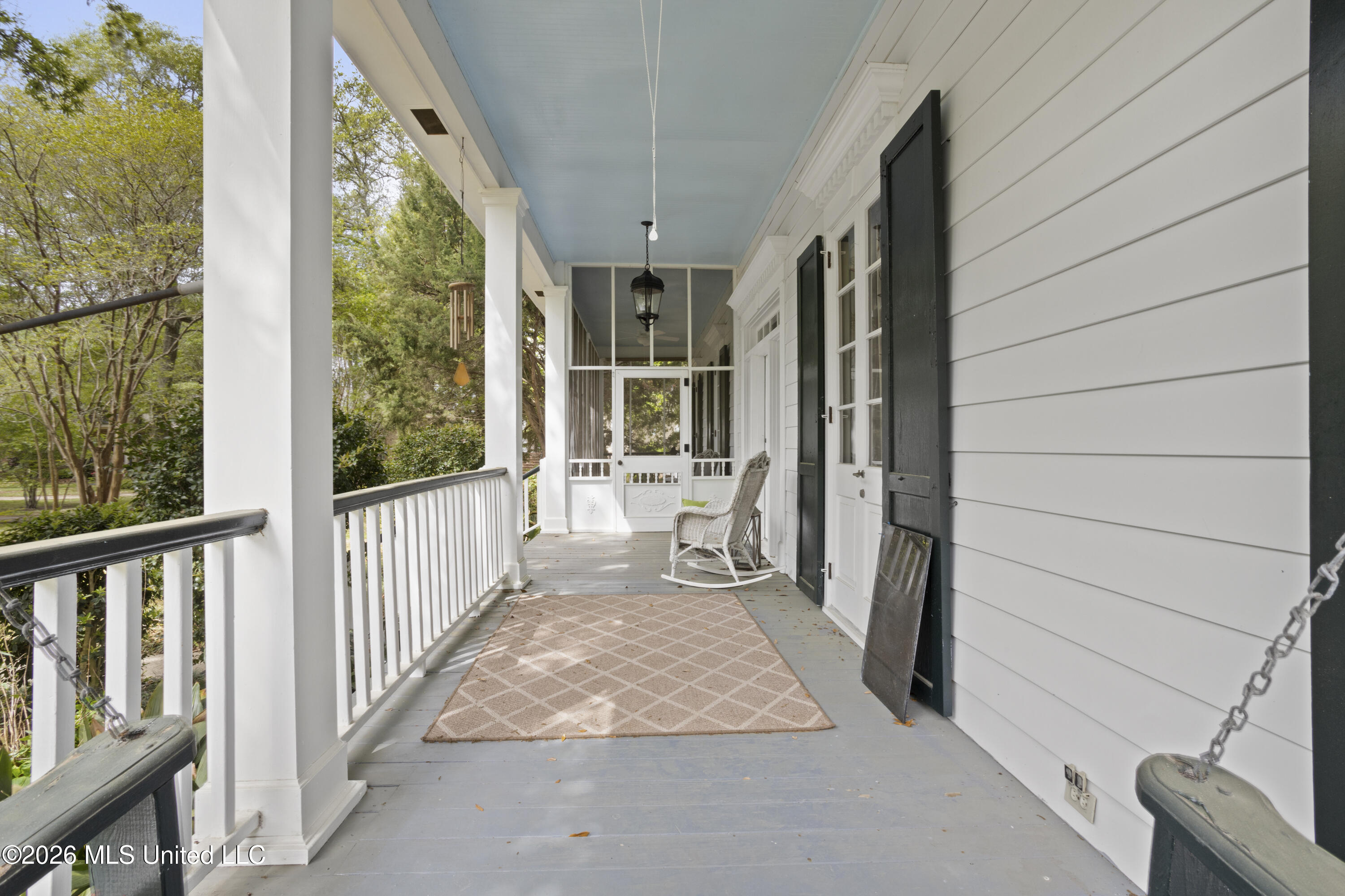 813 Harbor Lane Property Photo 7