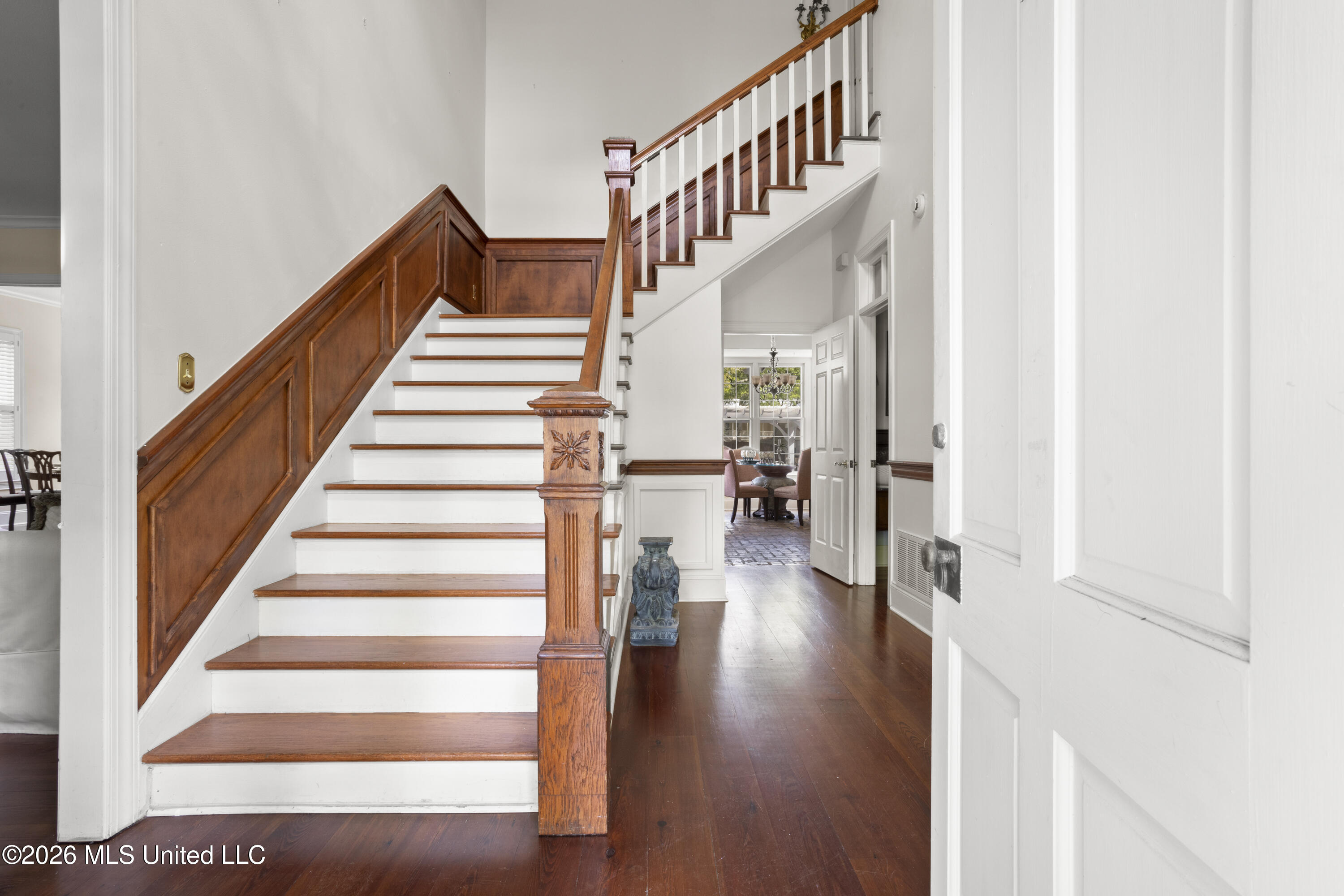 813 Harbor Lane Property Photo 10