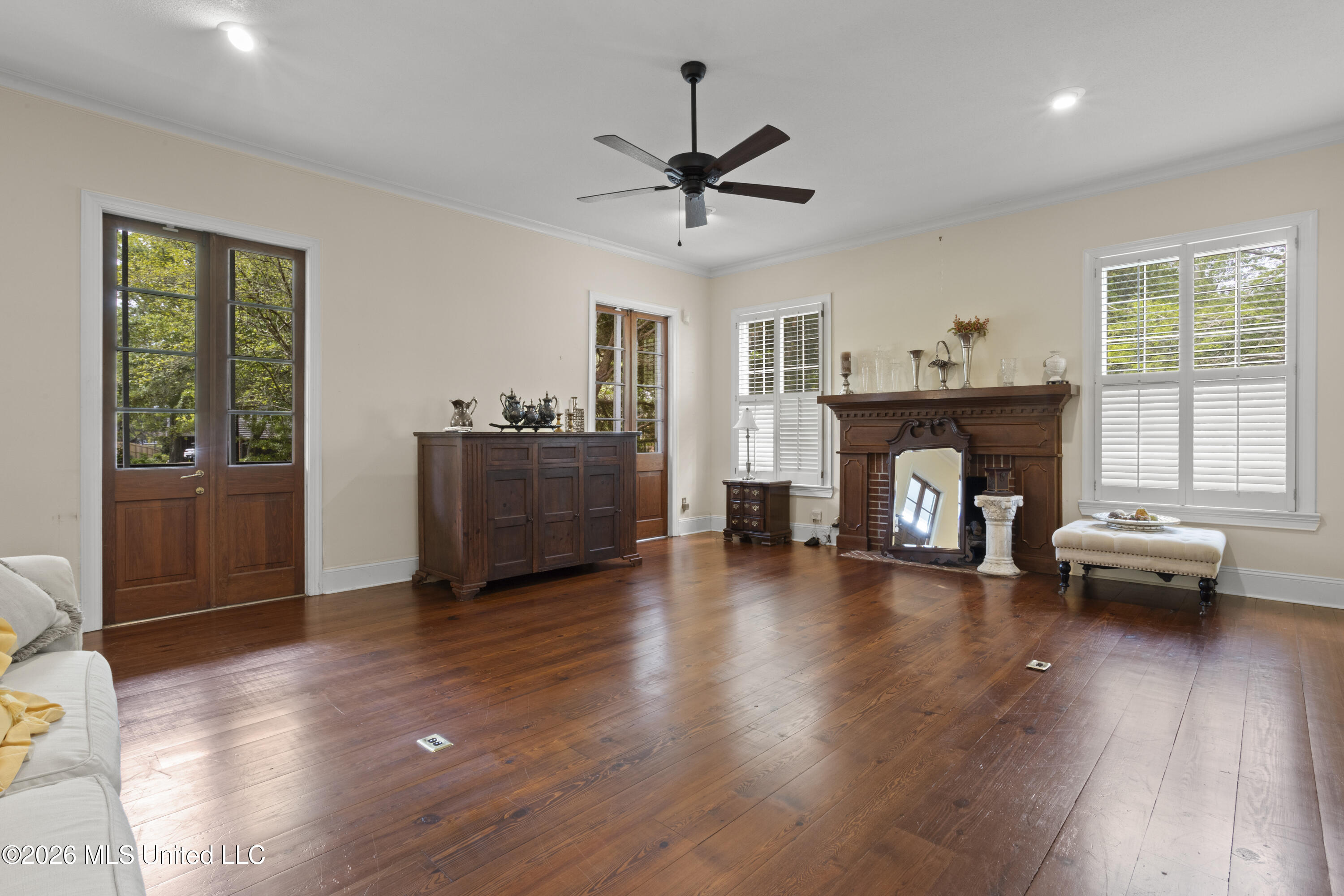 813 Harbor Lane Property Photo 13