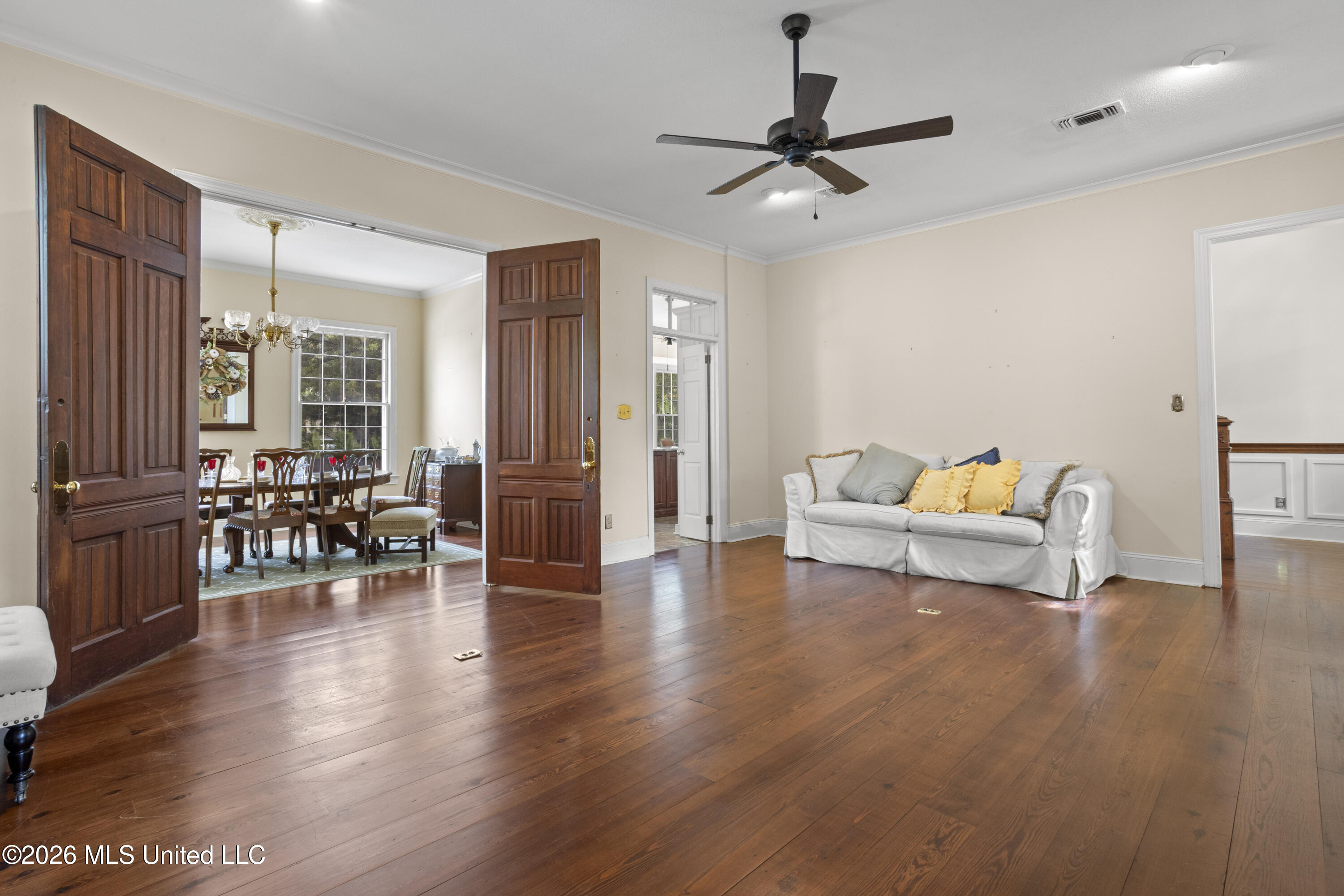 813 Harbor Lane Property Photo 14