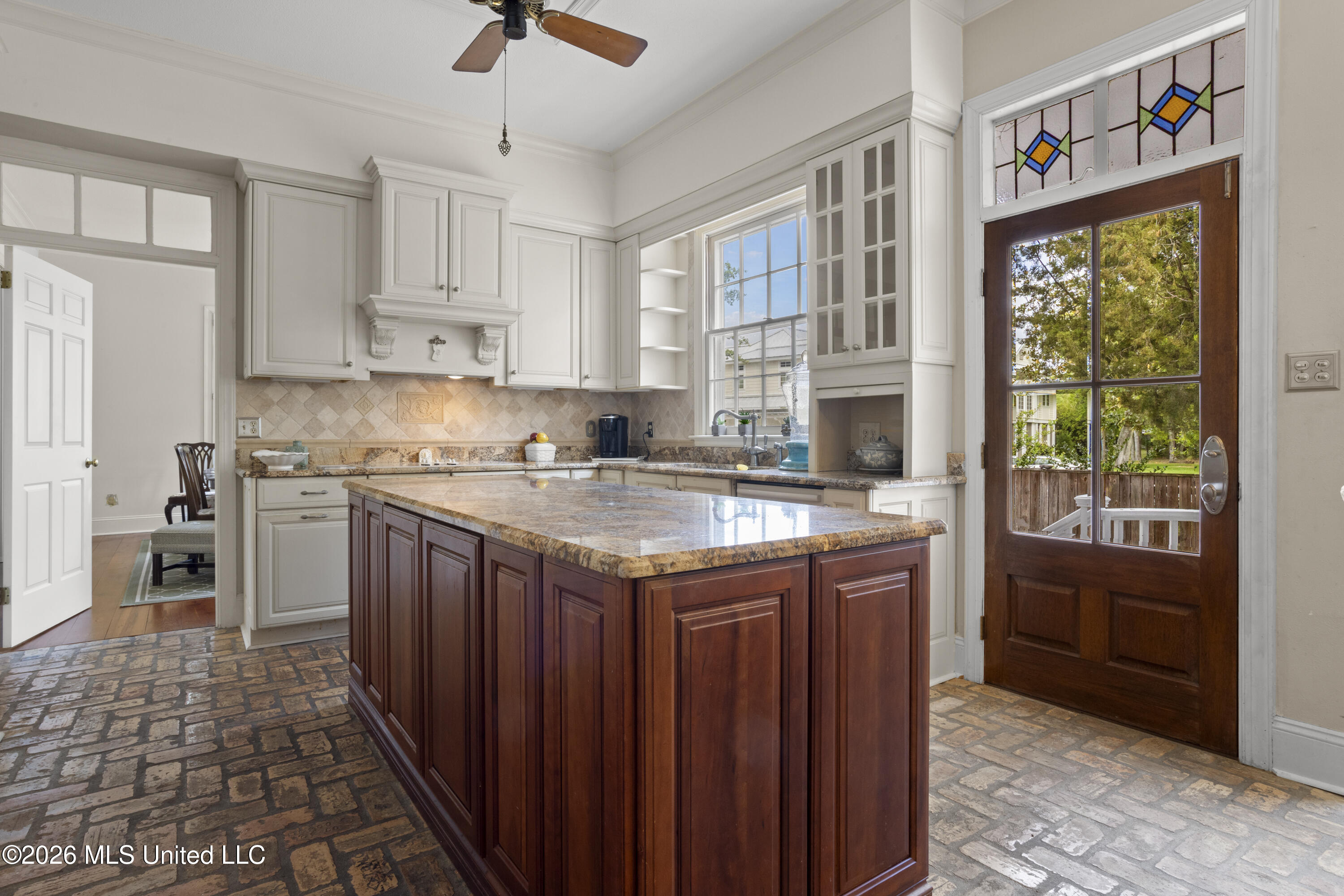813 Harbor Lane Property Photo 18