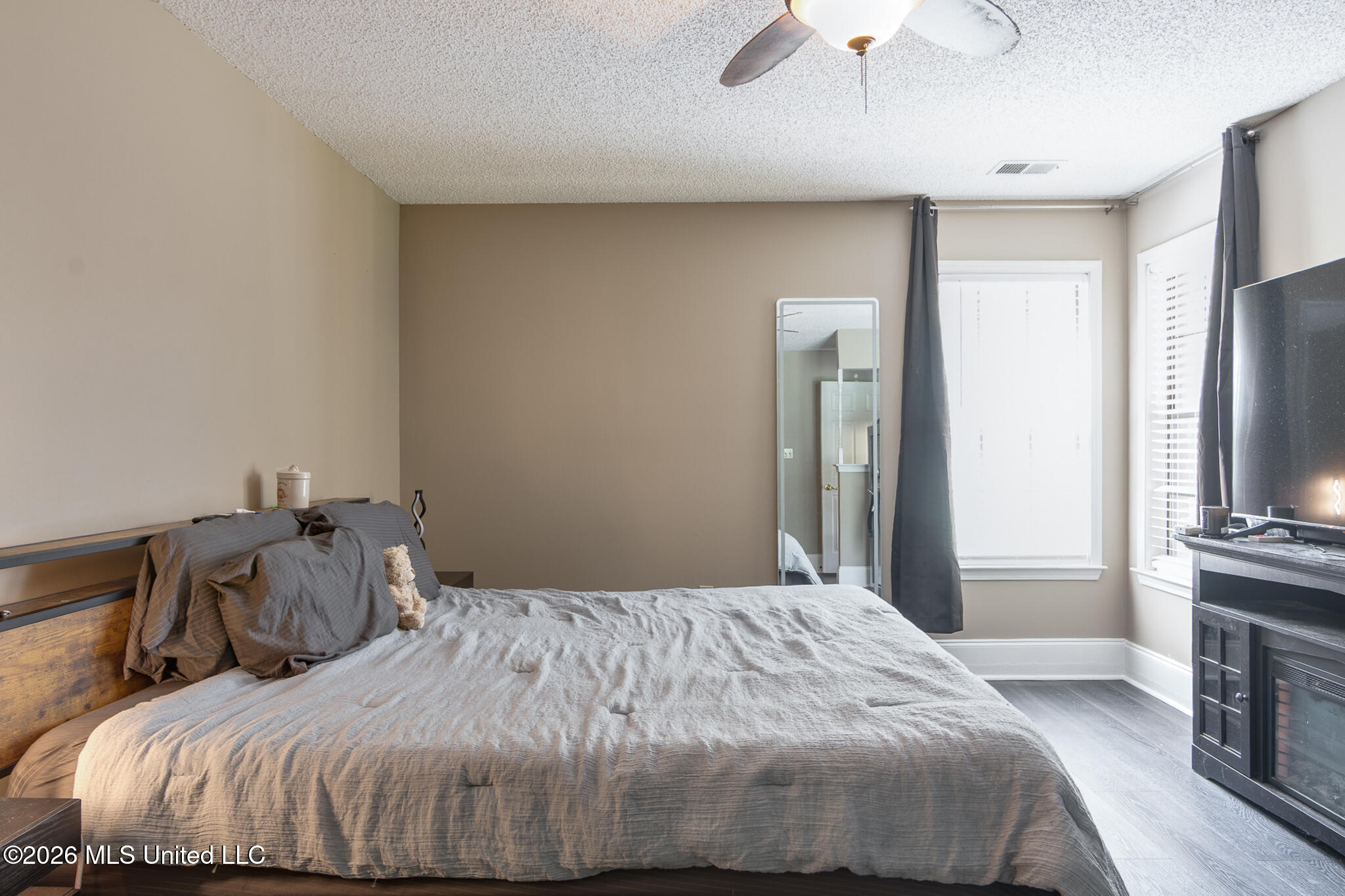 4586 Hillsdale Drive Property Photo 19