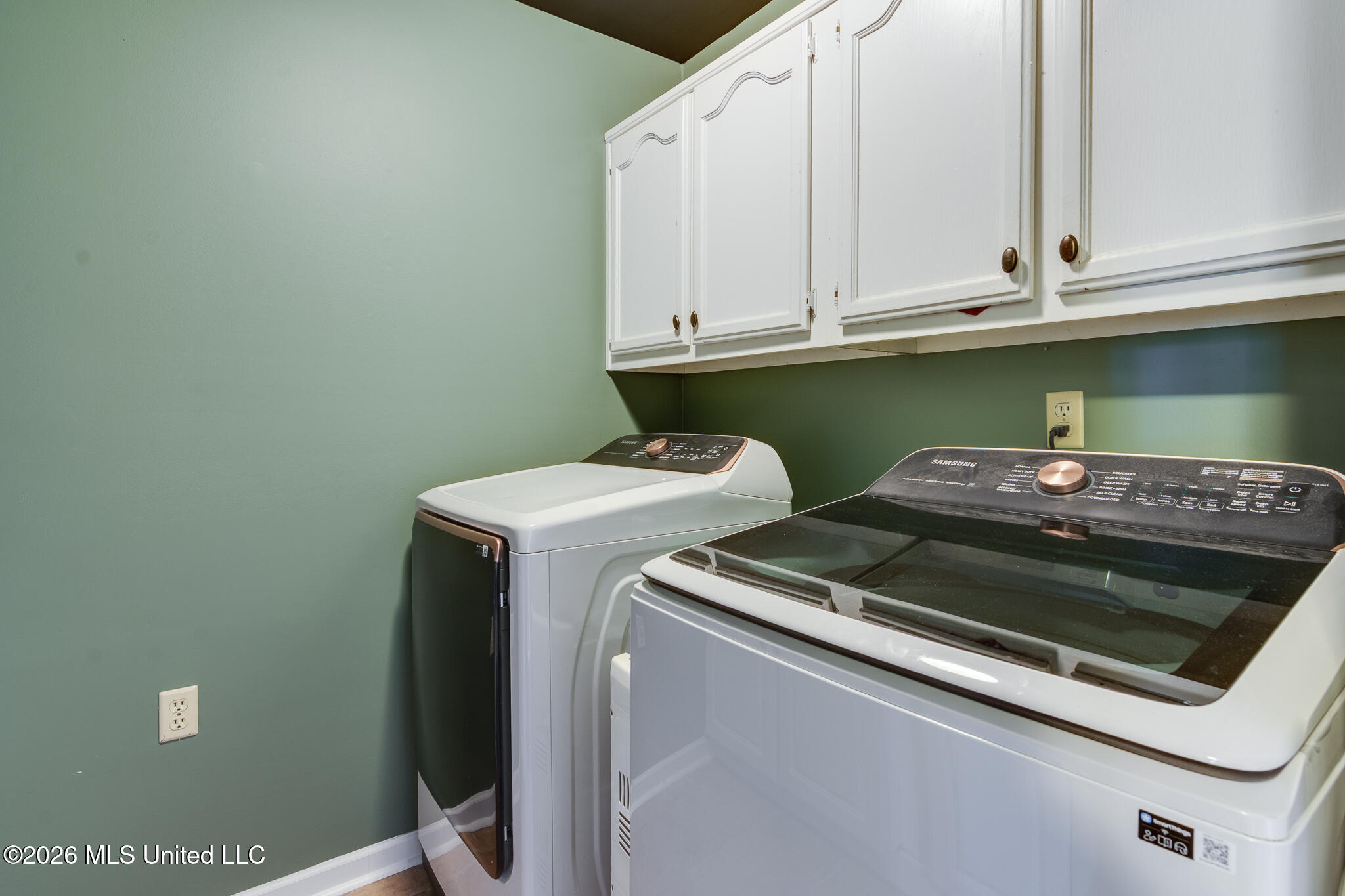 4586 Hillsdale Drive Property Photo 29