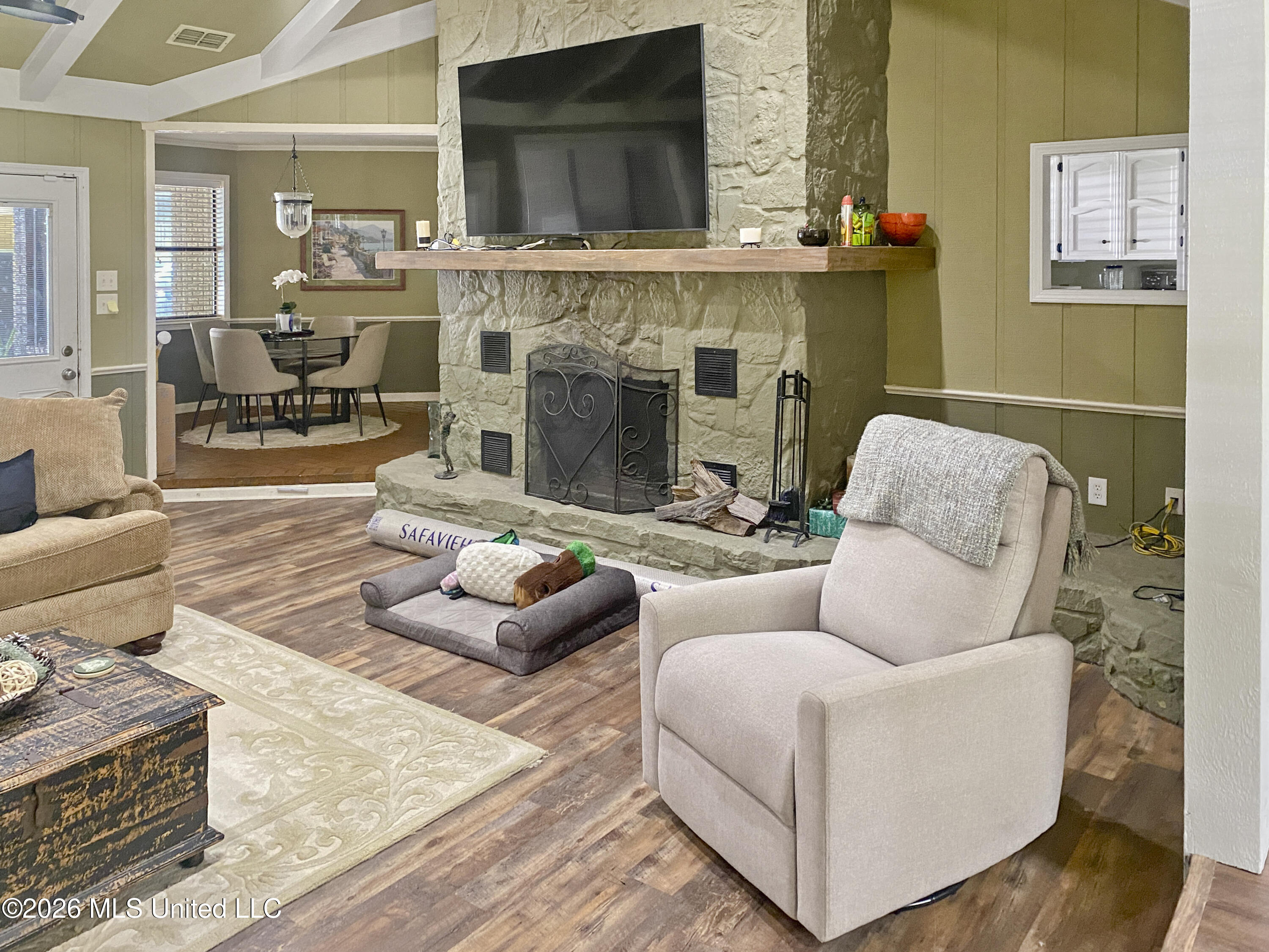 4835 Upper Glading Road Property Photo 2