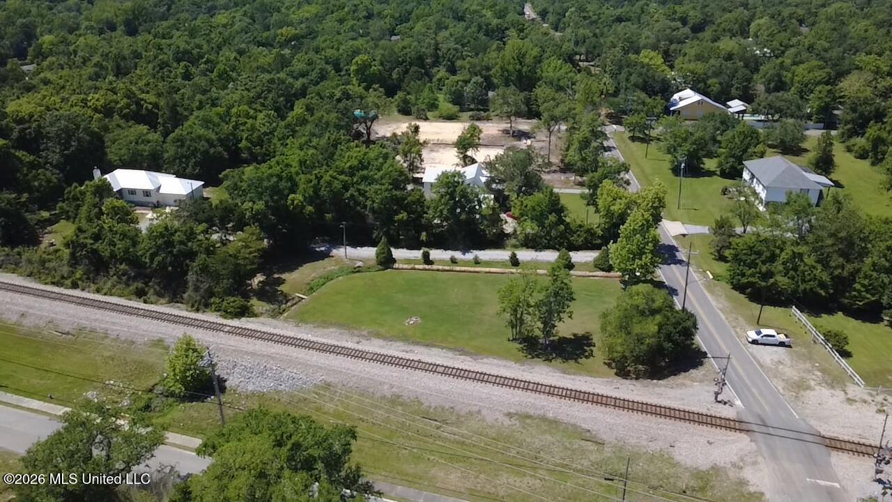401 Nicholson Avenue Property Photo 5