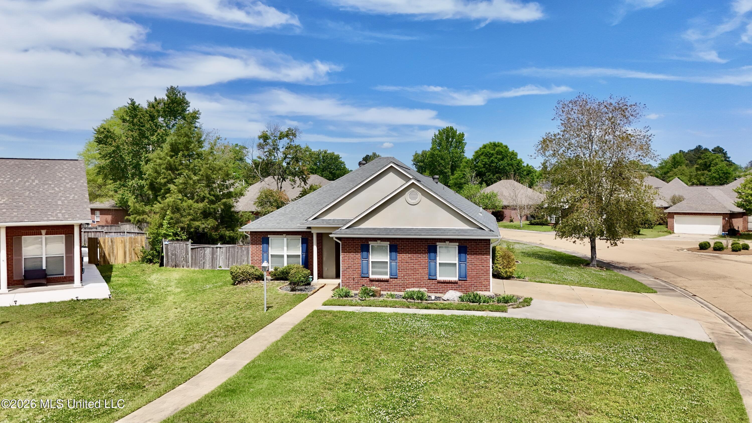 113 Oakleigh Drive Property Photo 8