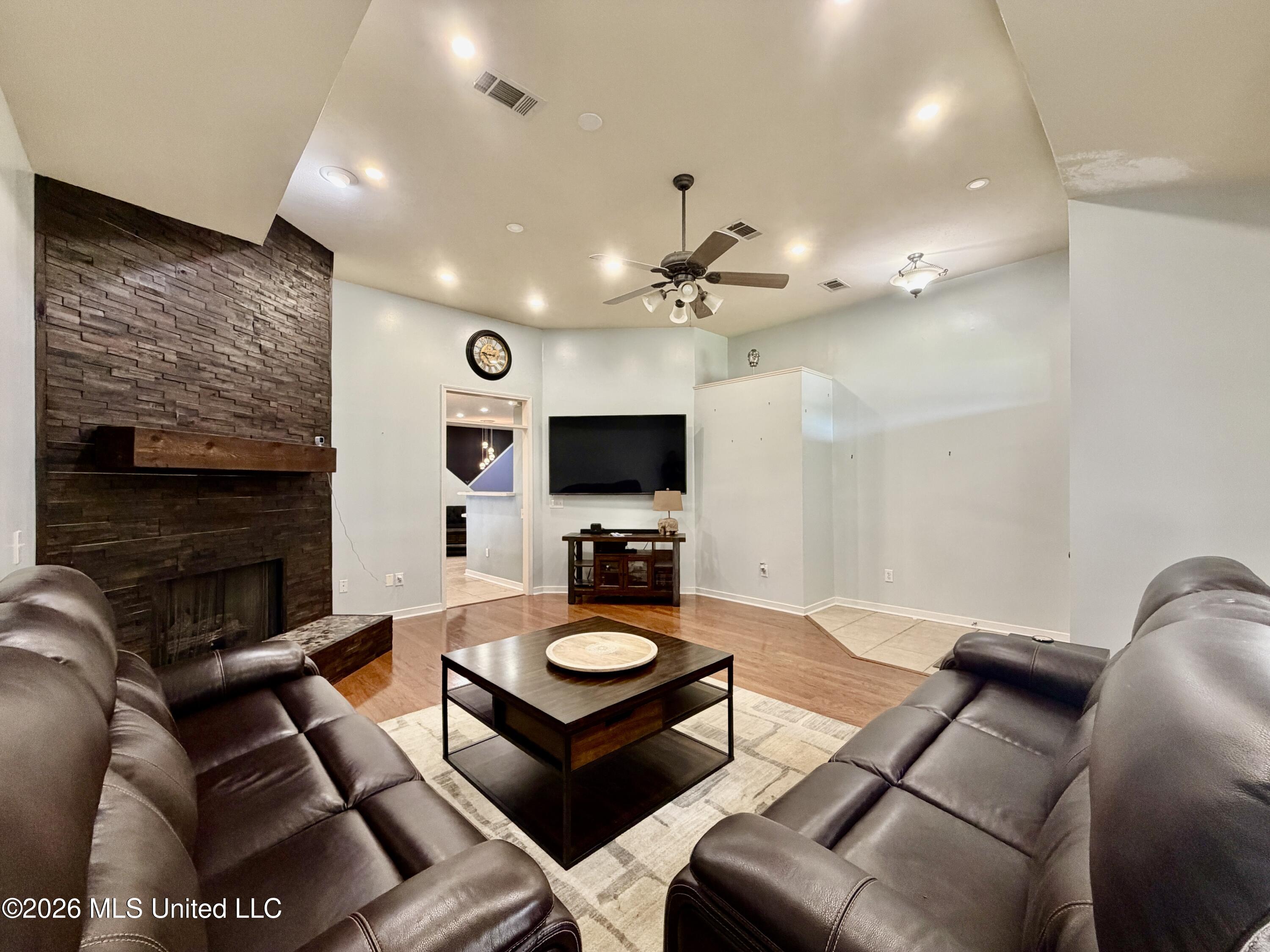 113 Oakleigh Drive Property Photo 13