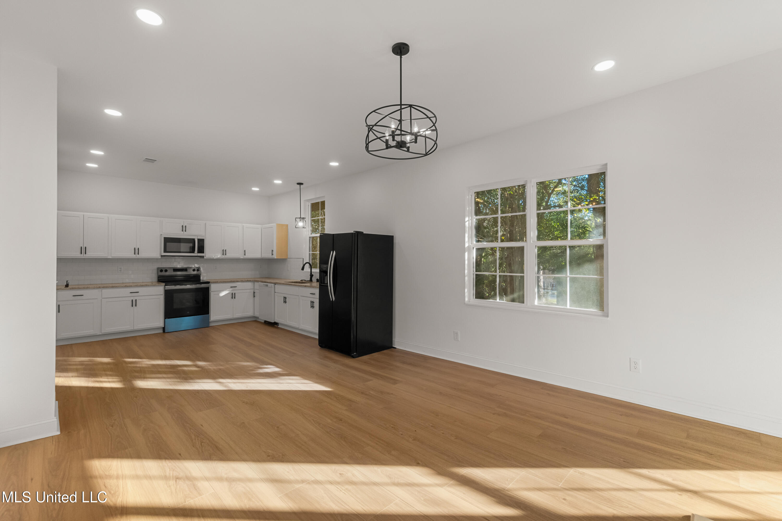 612 John Street Property Photo 10