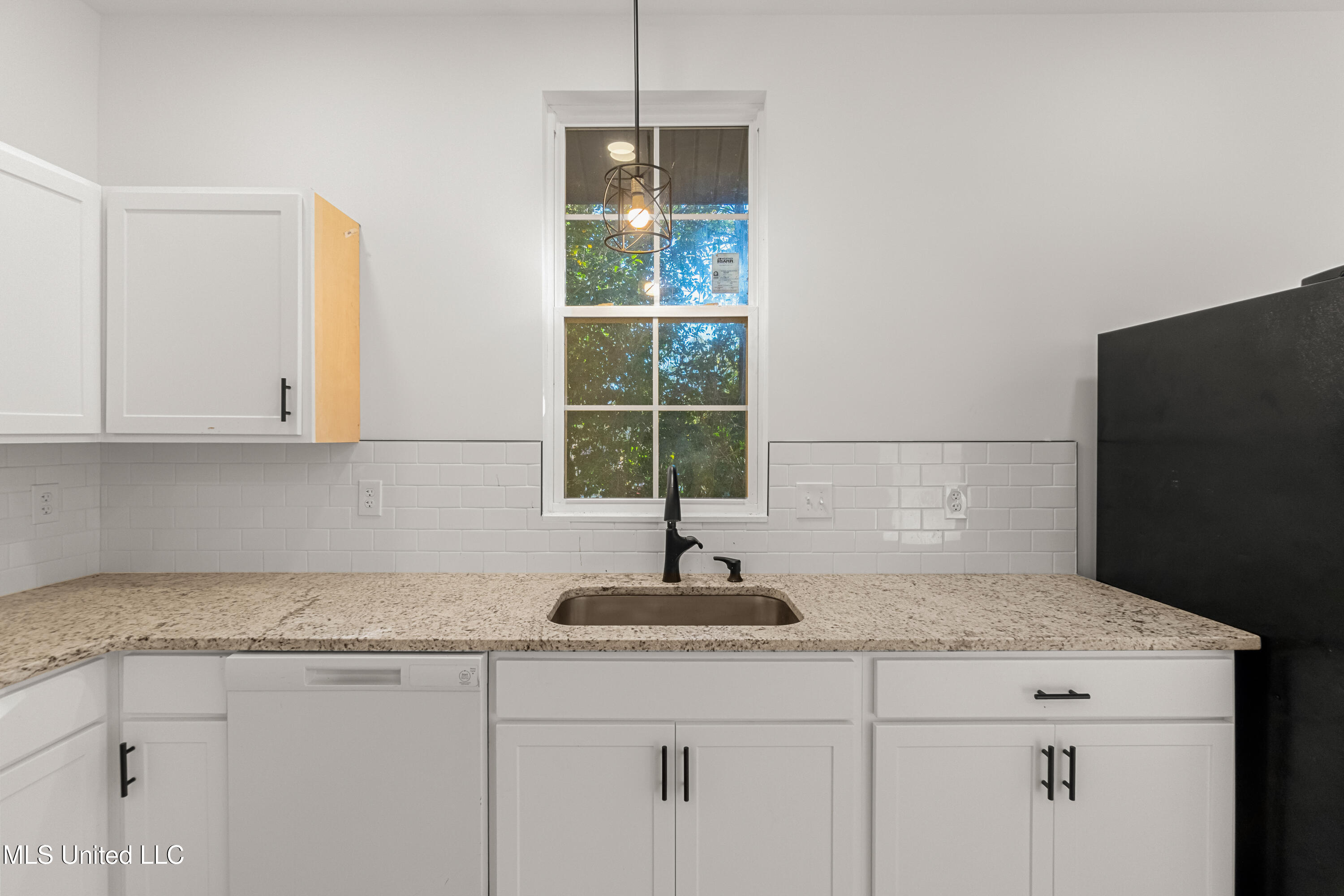 612 John Street Property Photo 14