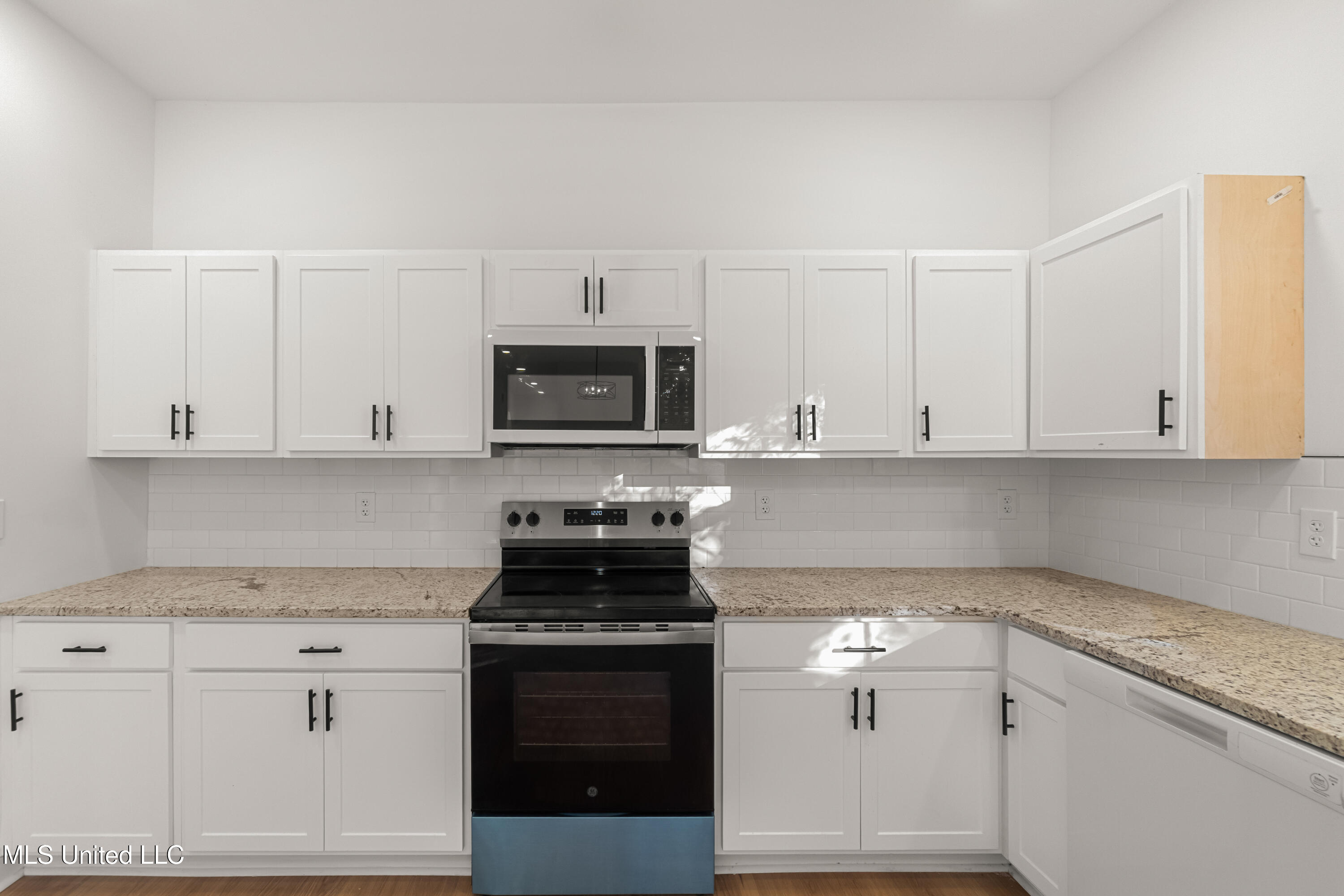 612 John Street Property Photo 15