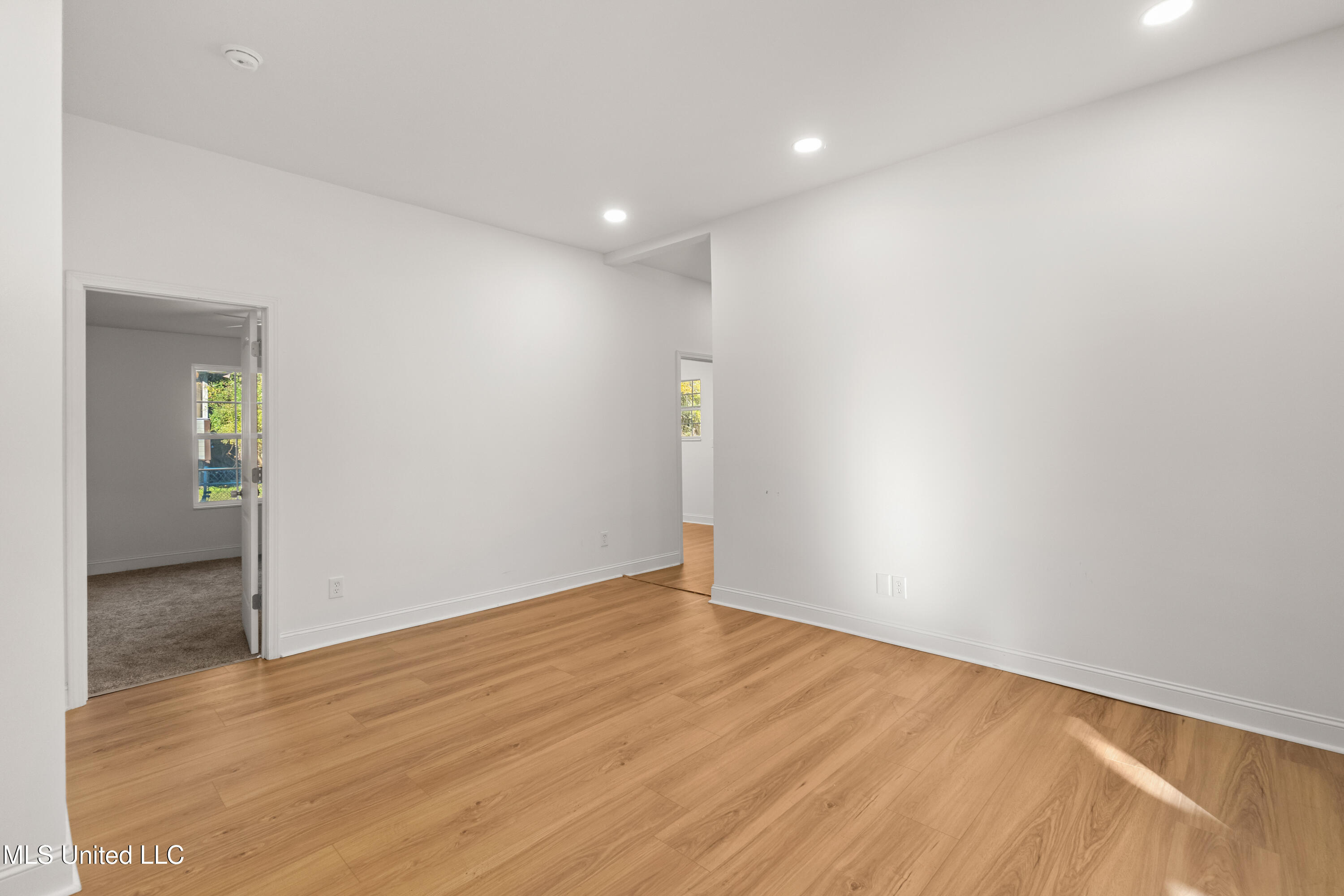 612 John Street Property Photo 16