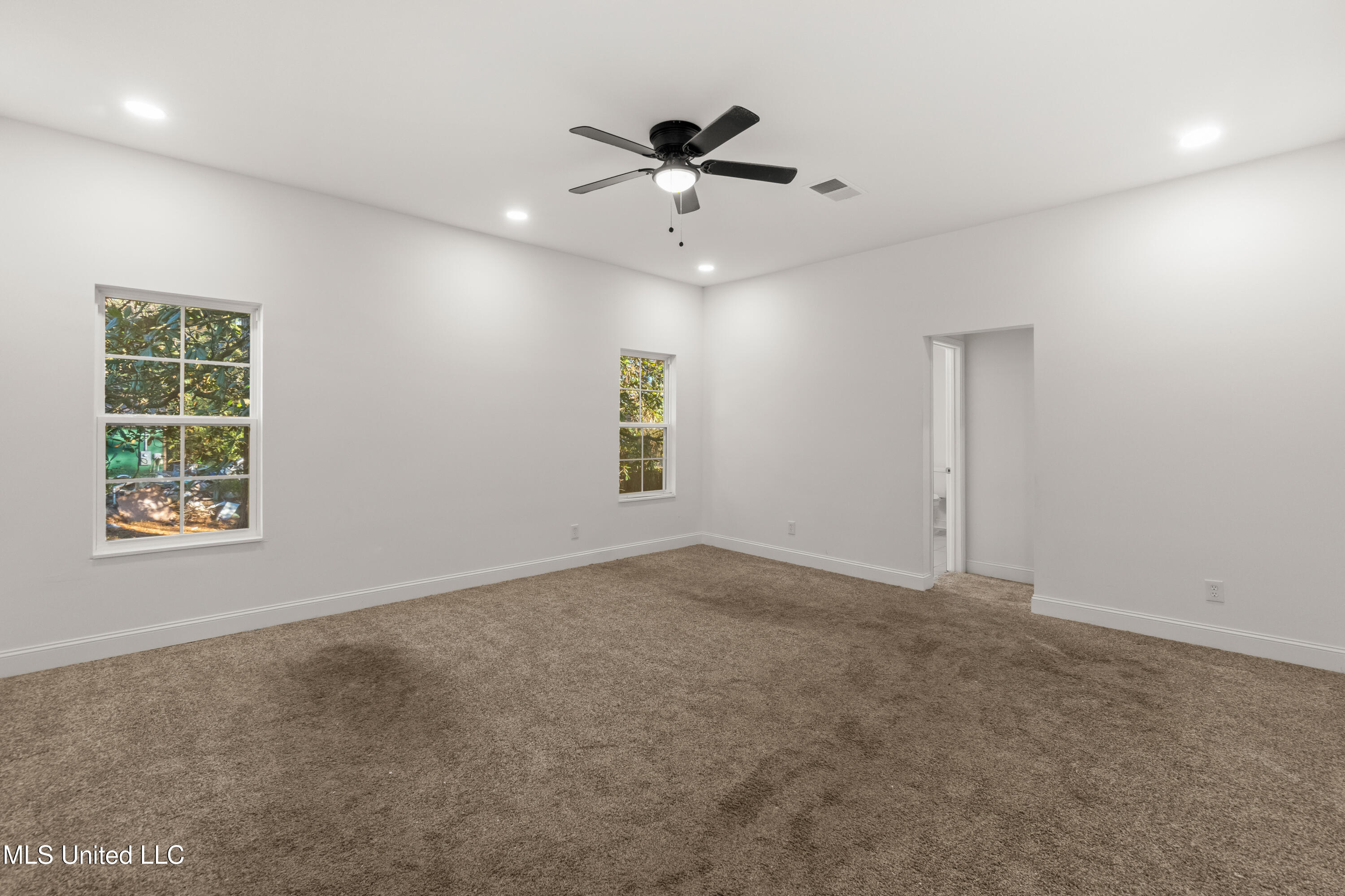 612 John Street Property Photo 20
