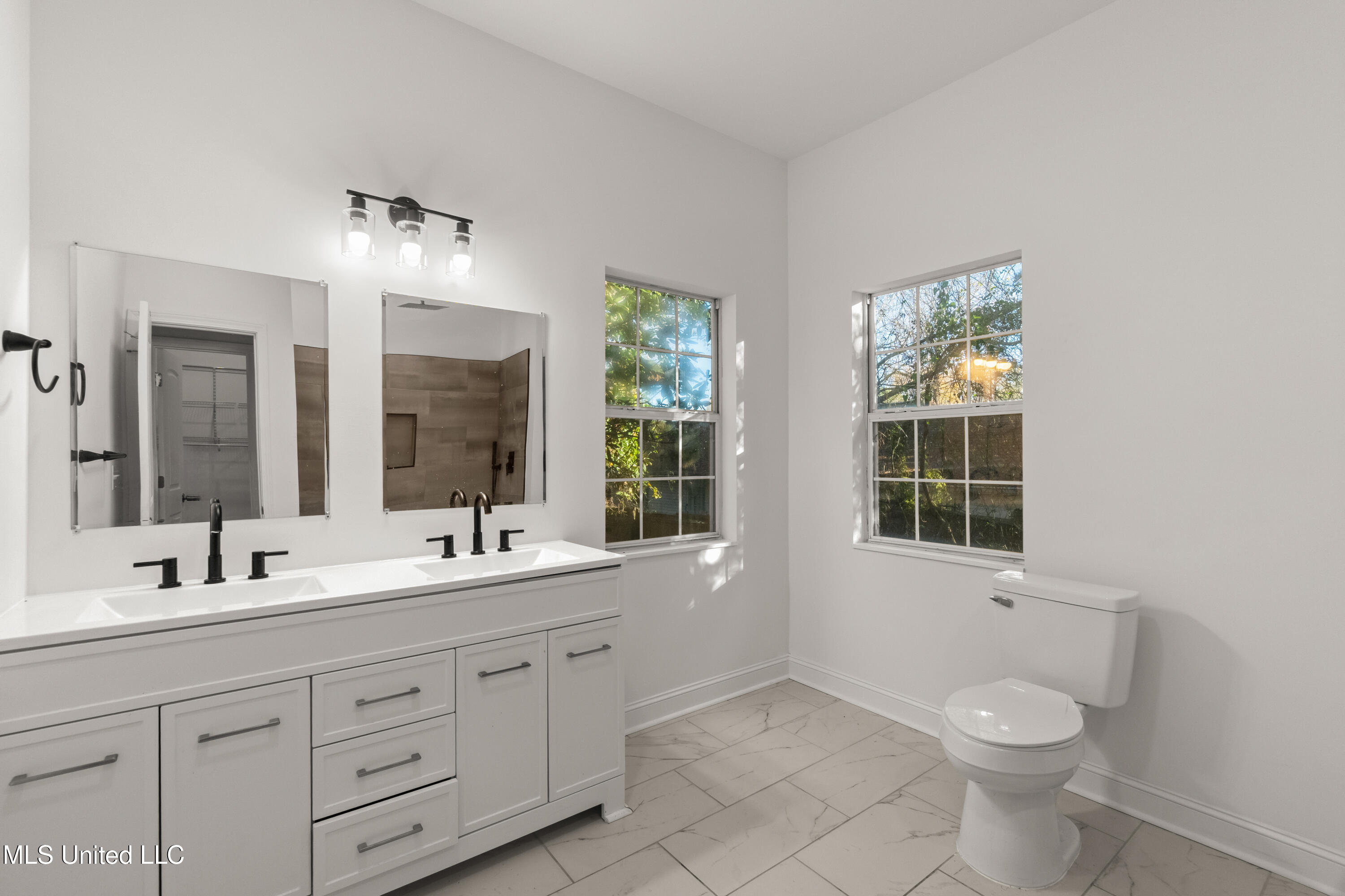 612 John Street Property Photo 22
