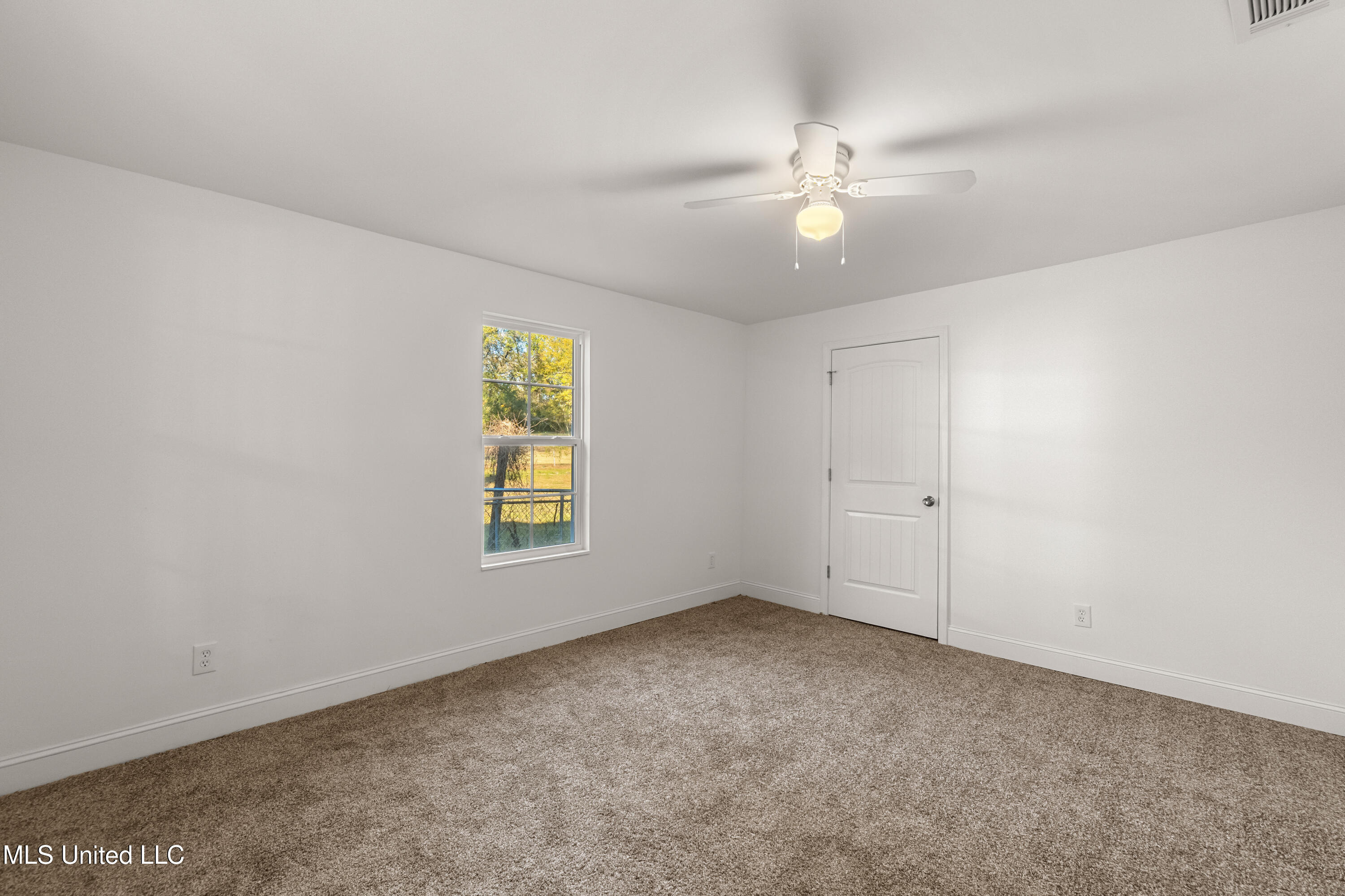 612 John Street Property Photo 26