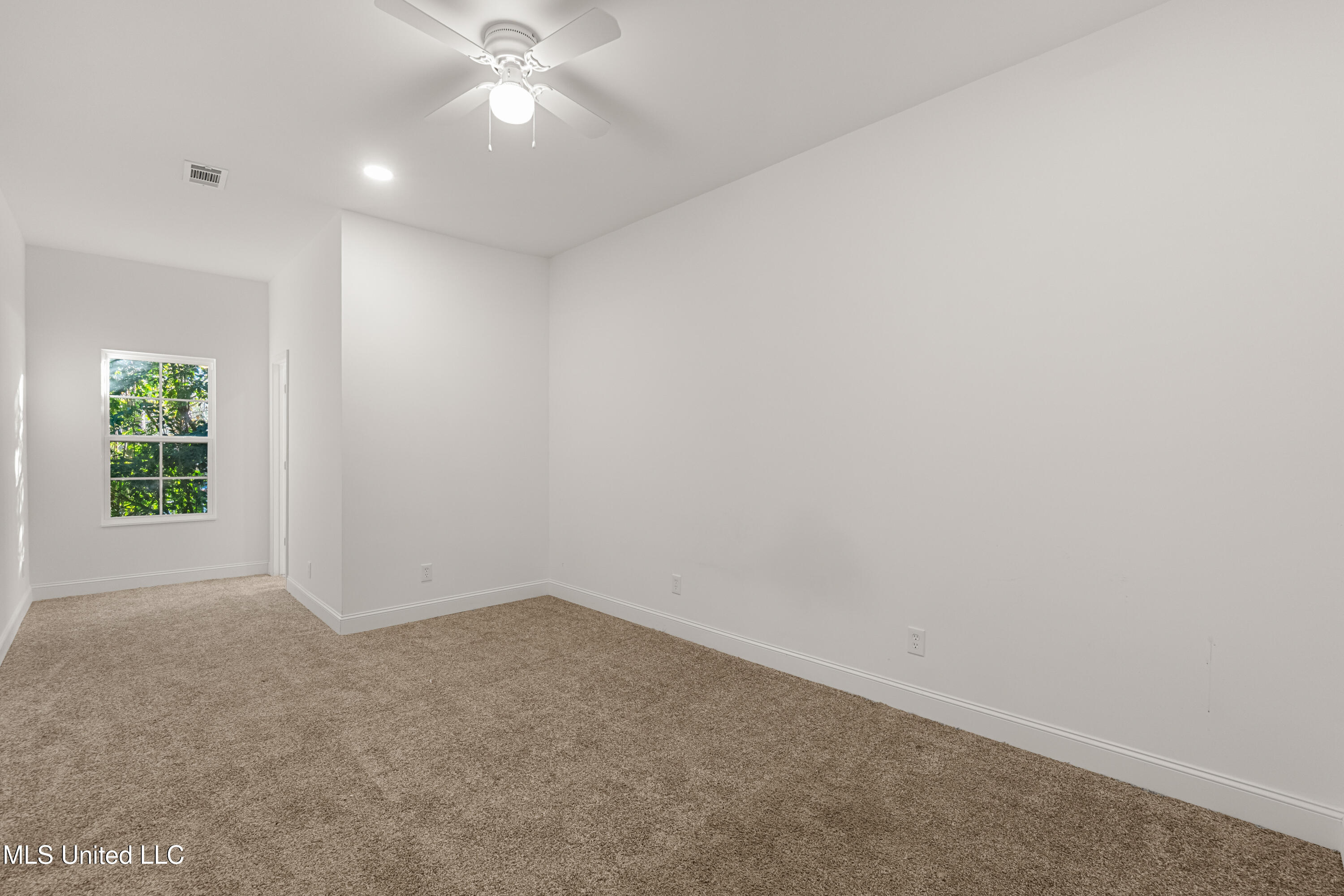 612 John Street Property Photo 28