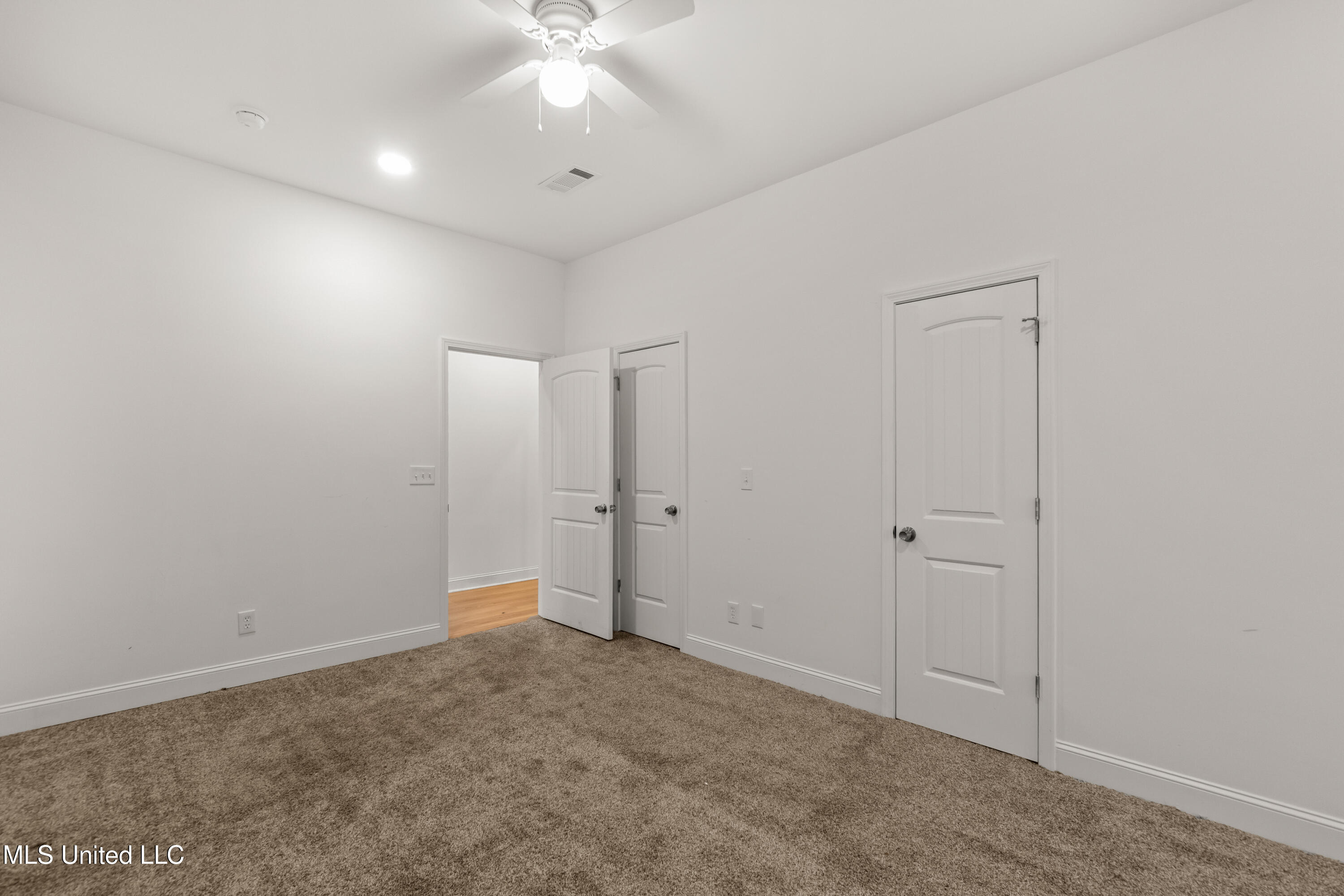 612 John Street Property Photo 30