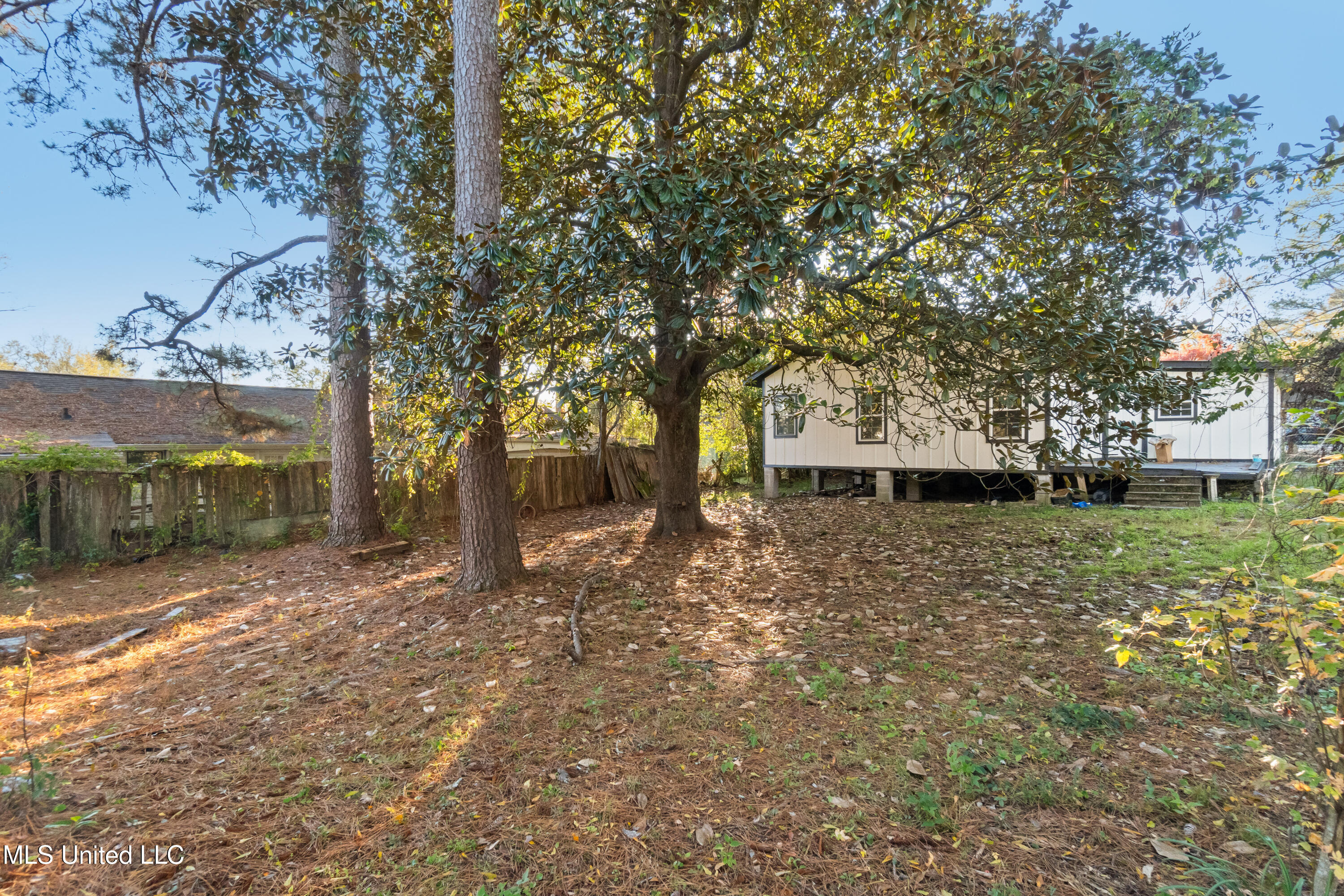612 John Street Property Photo 33