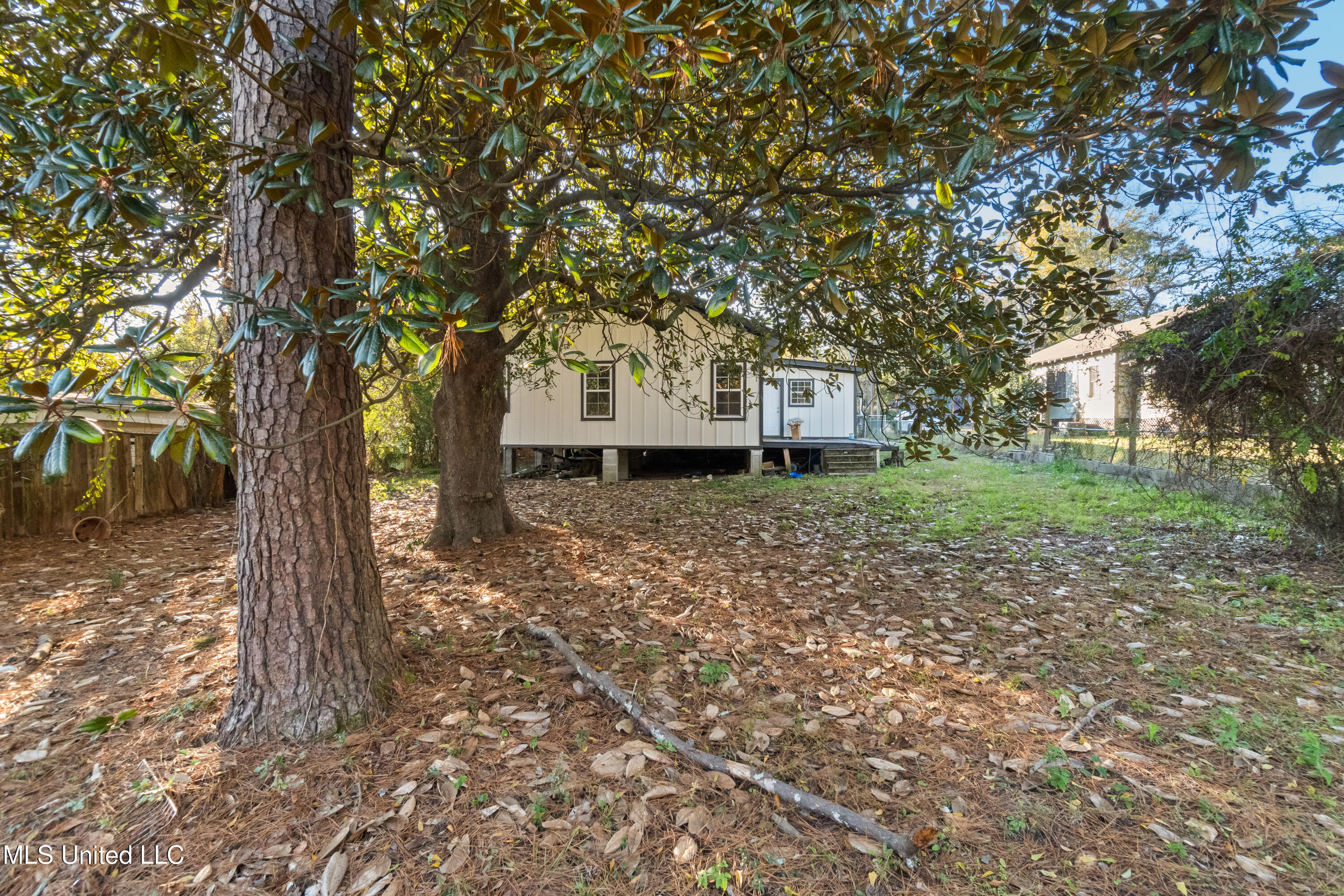 612 John Street Property Photo 34