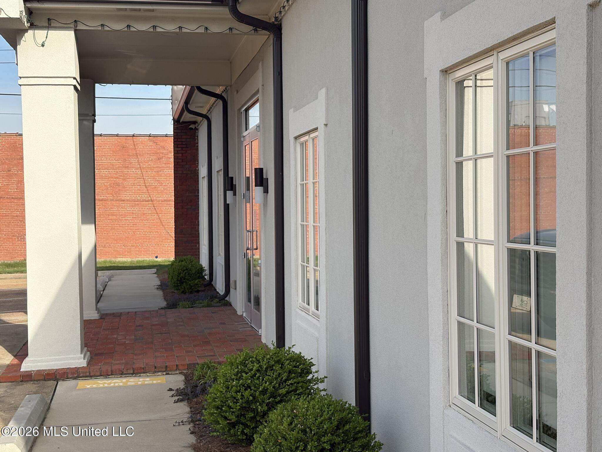 100 N Sharpe Avenue Property Photo 3