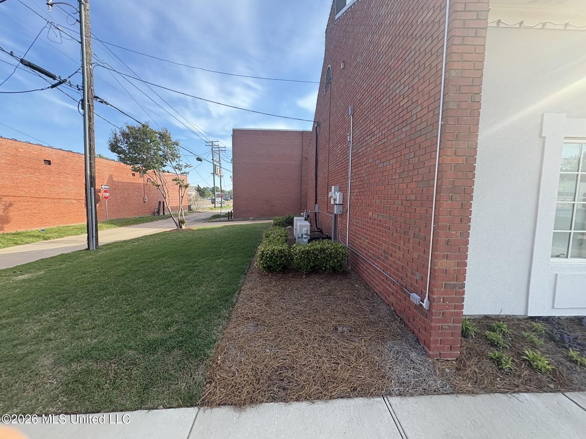 100 N Sharpe Avenue Property Photo 6