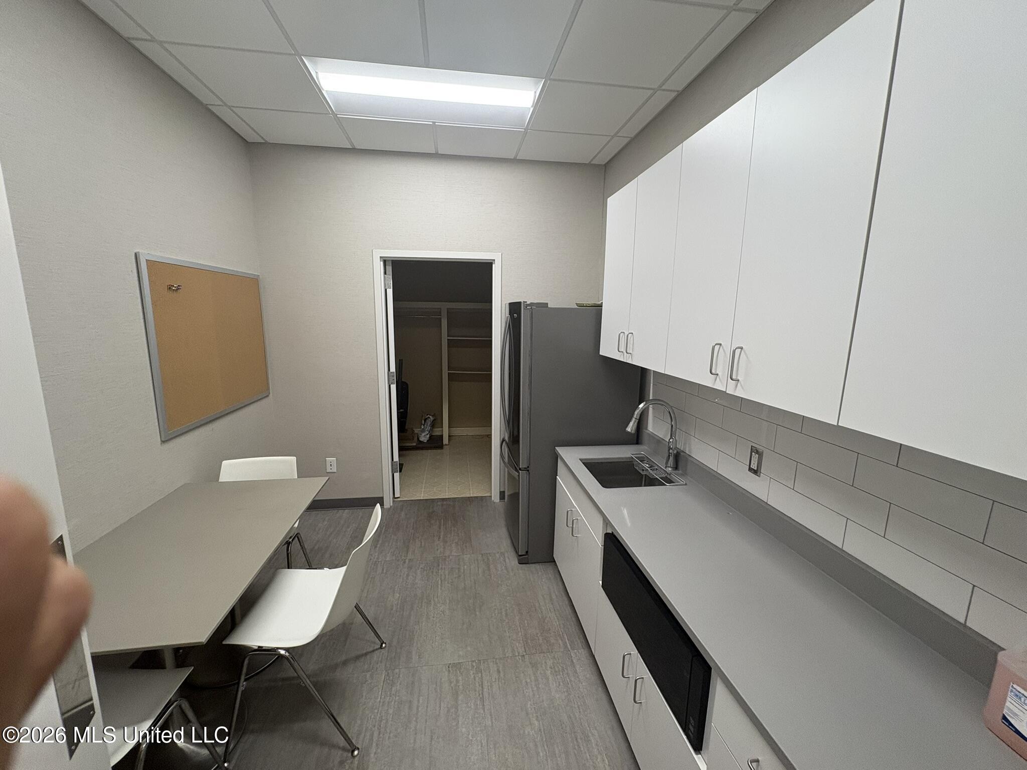 100 N Sharpe Avenue Property Photo 12