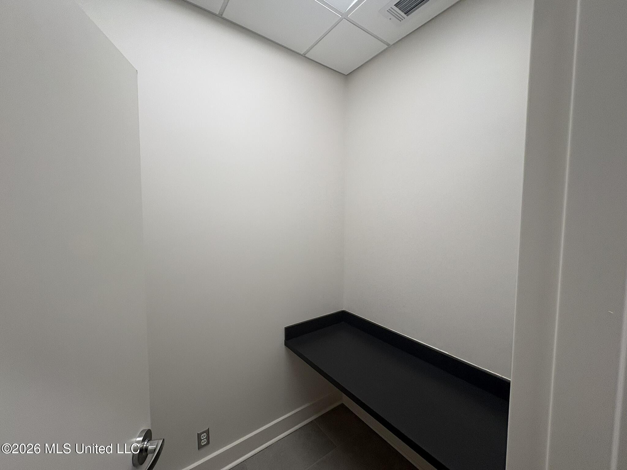 100 N Sharpe Avenue Property Photo 22
