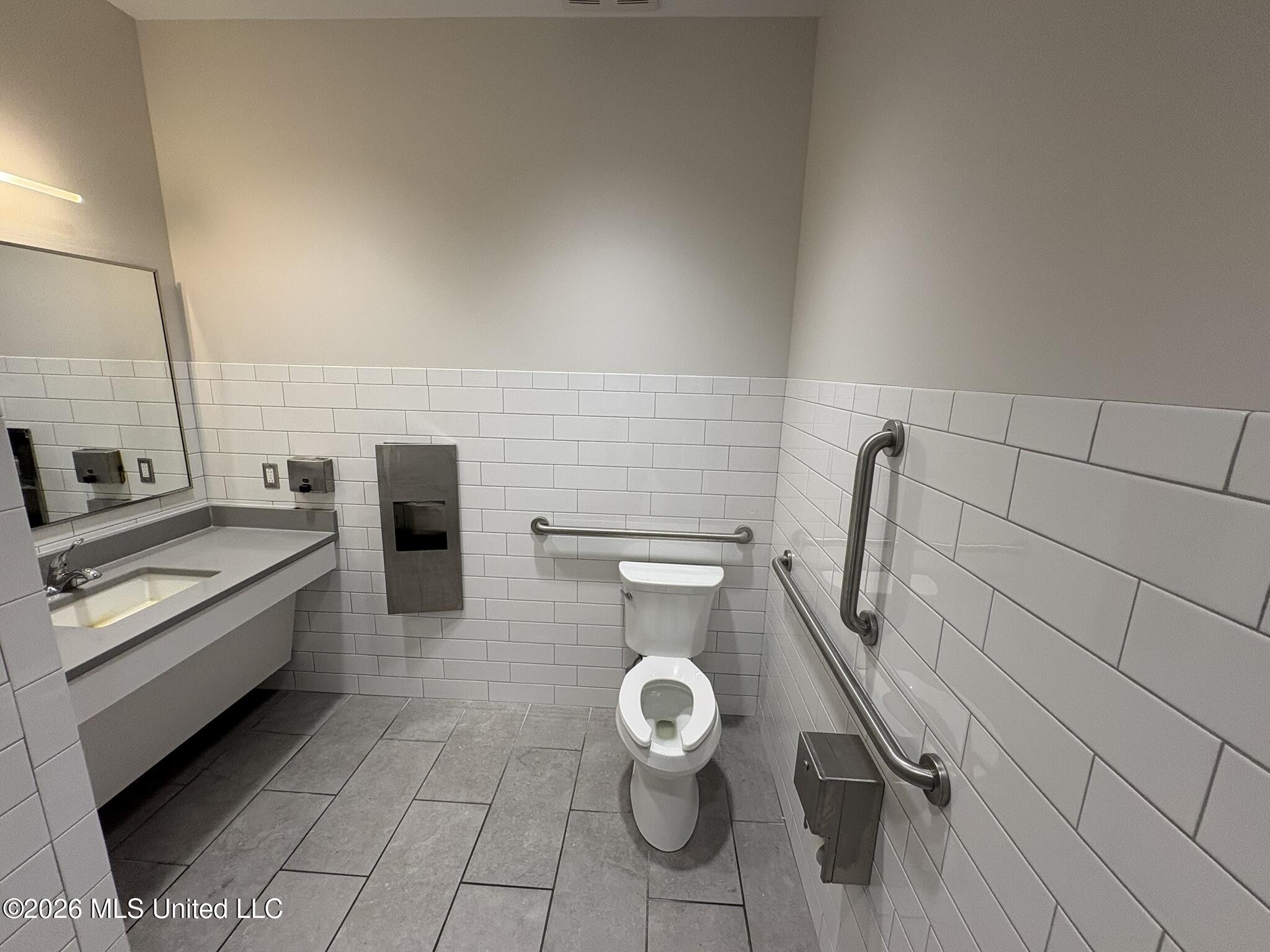 100 N Sharpe Avenue Property Photo 31