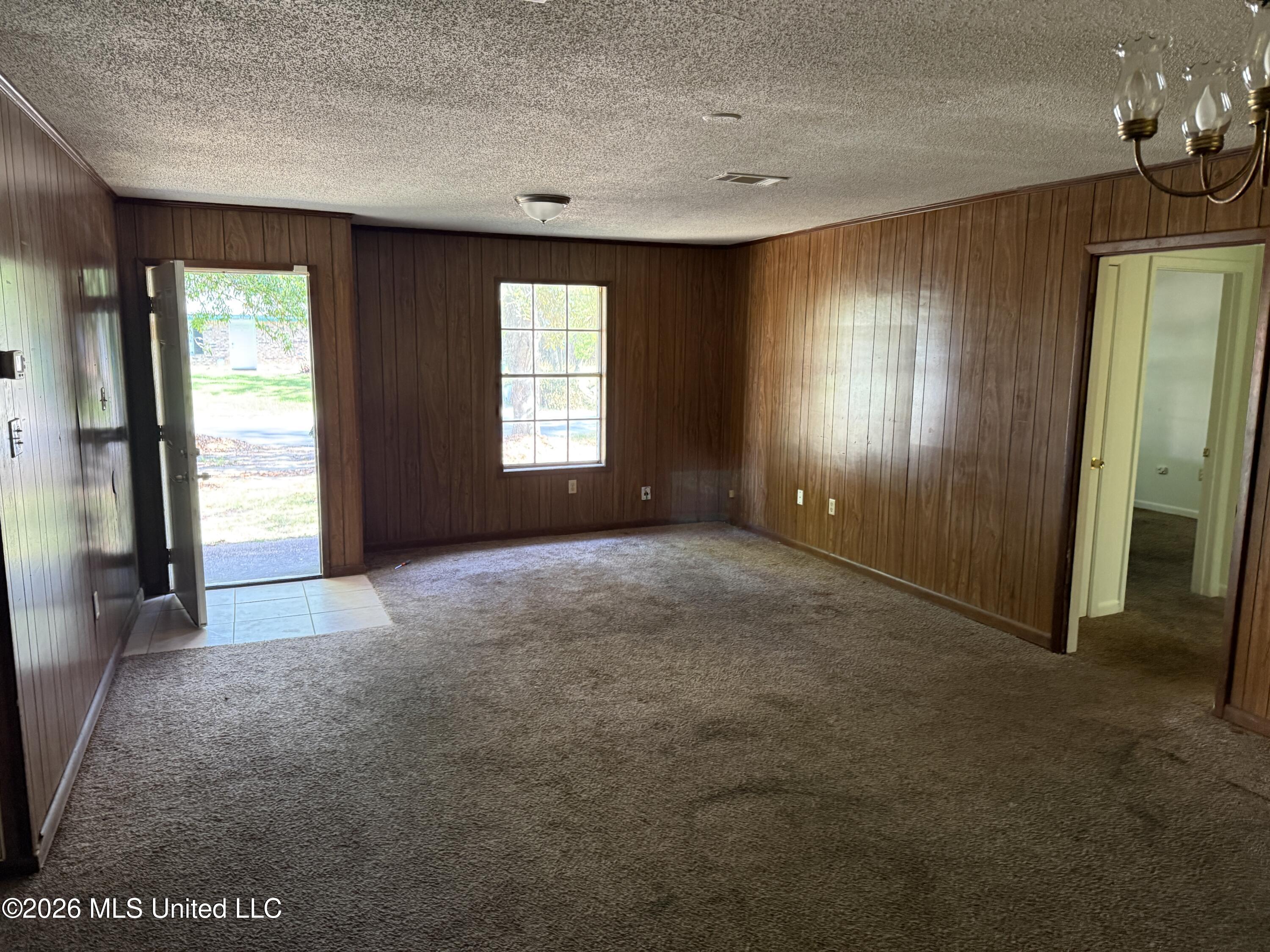 1009 Michelle Drive Property Photo 4