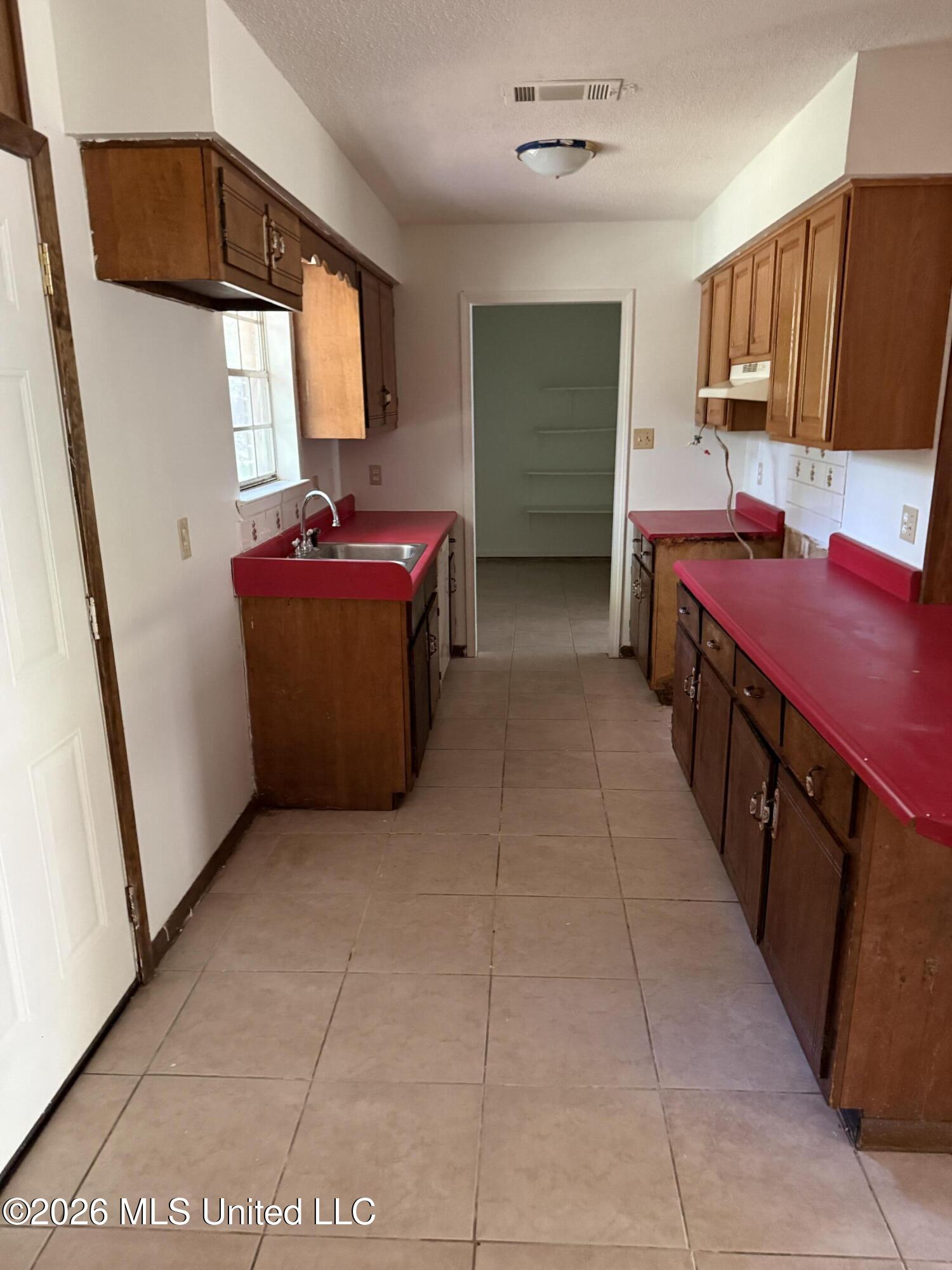 1009 Michelle Drive Property Photo 9