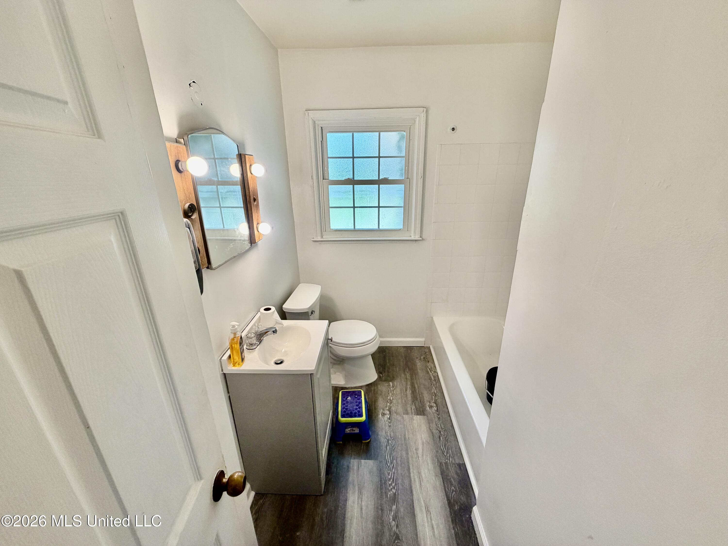 748 Cherry Street Property Photo 6
