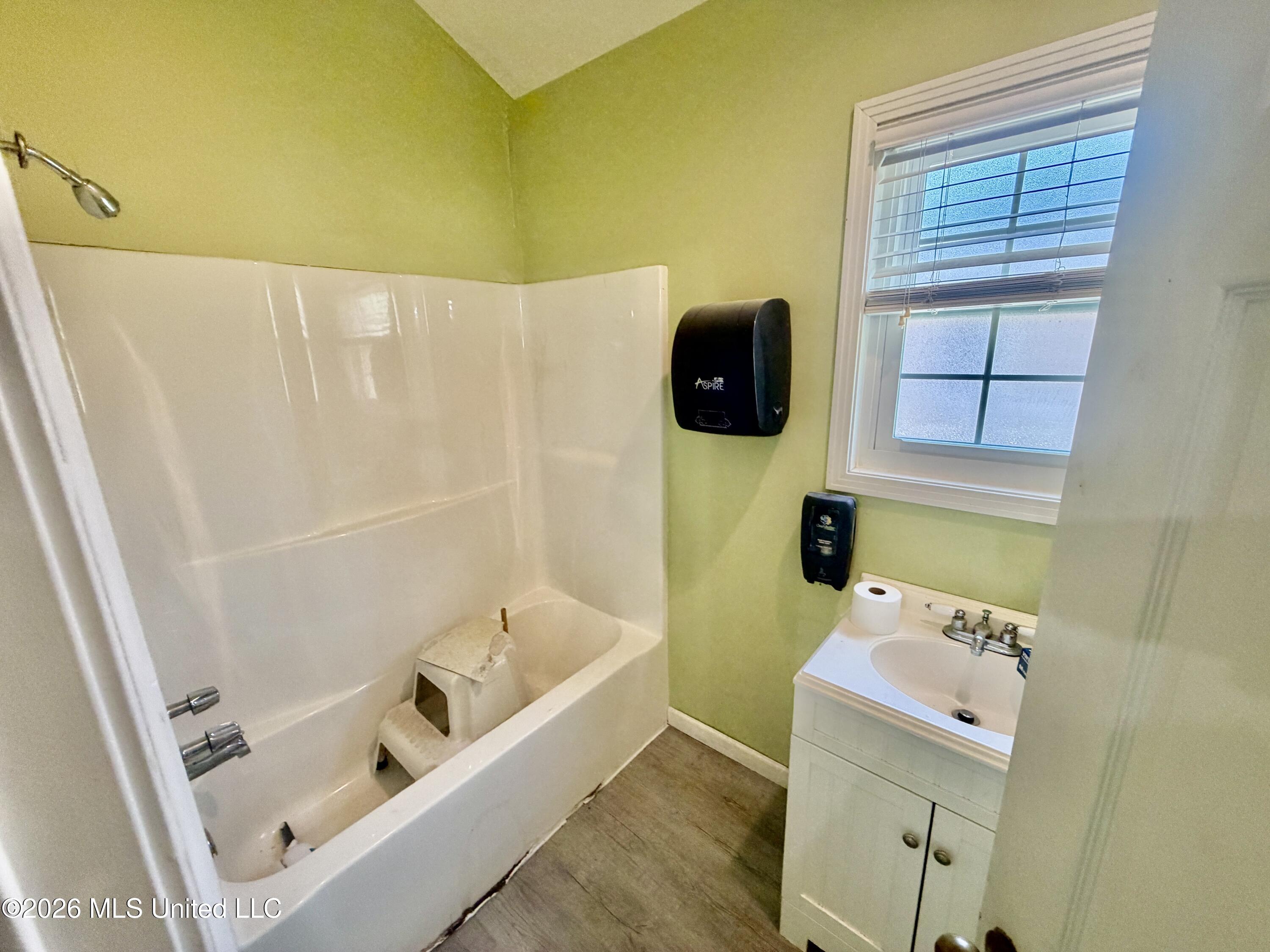 748 Cherry Street Property Photo 13