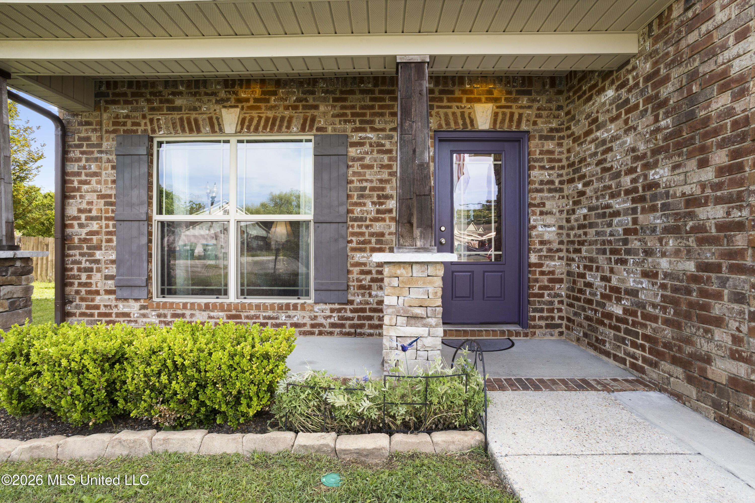 950 Old Towne Street Property Photo 4
