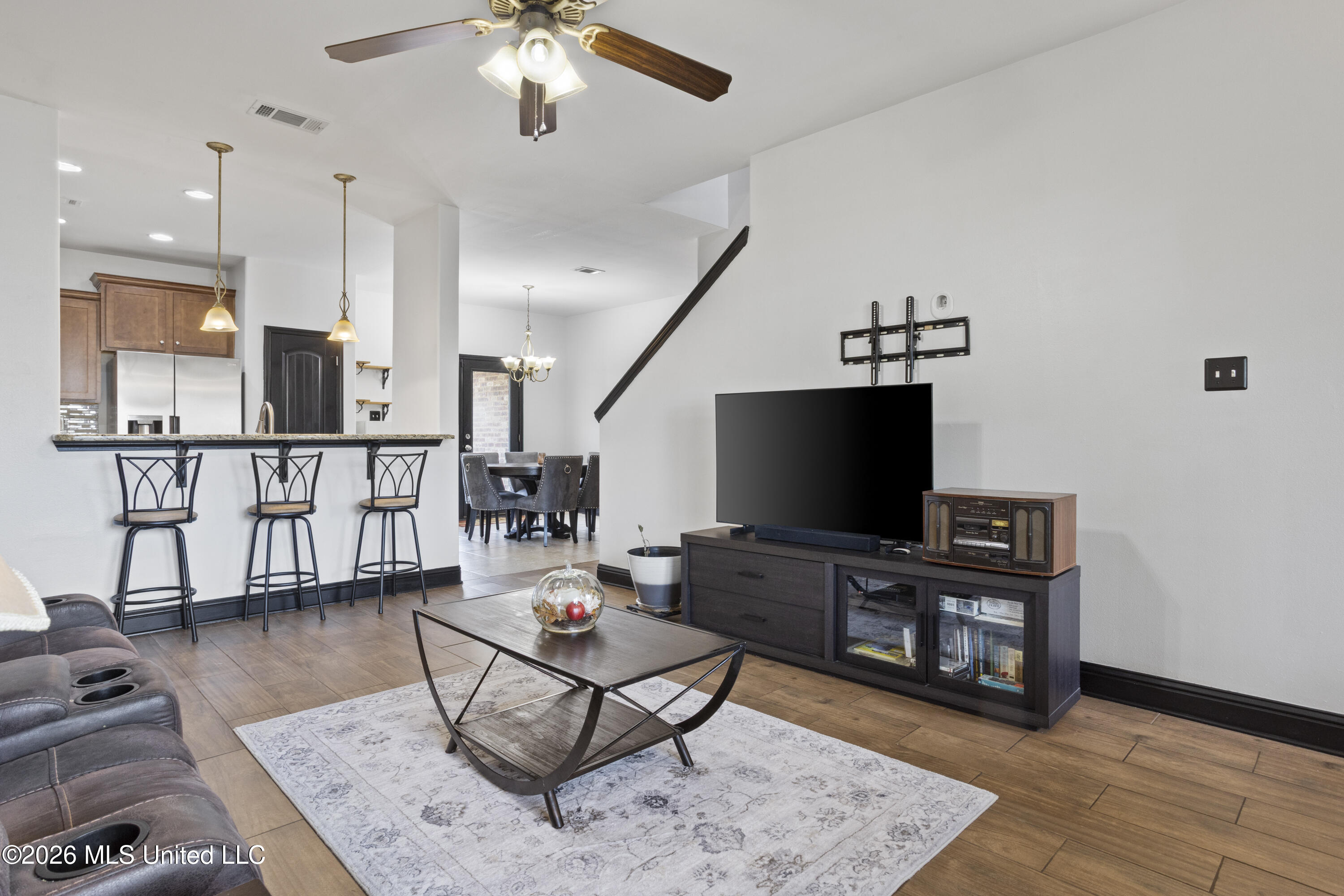 950 Old Towne Street Property Photo 6