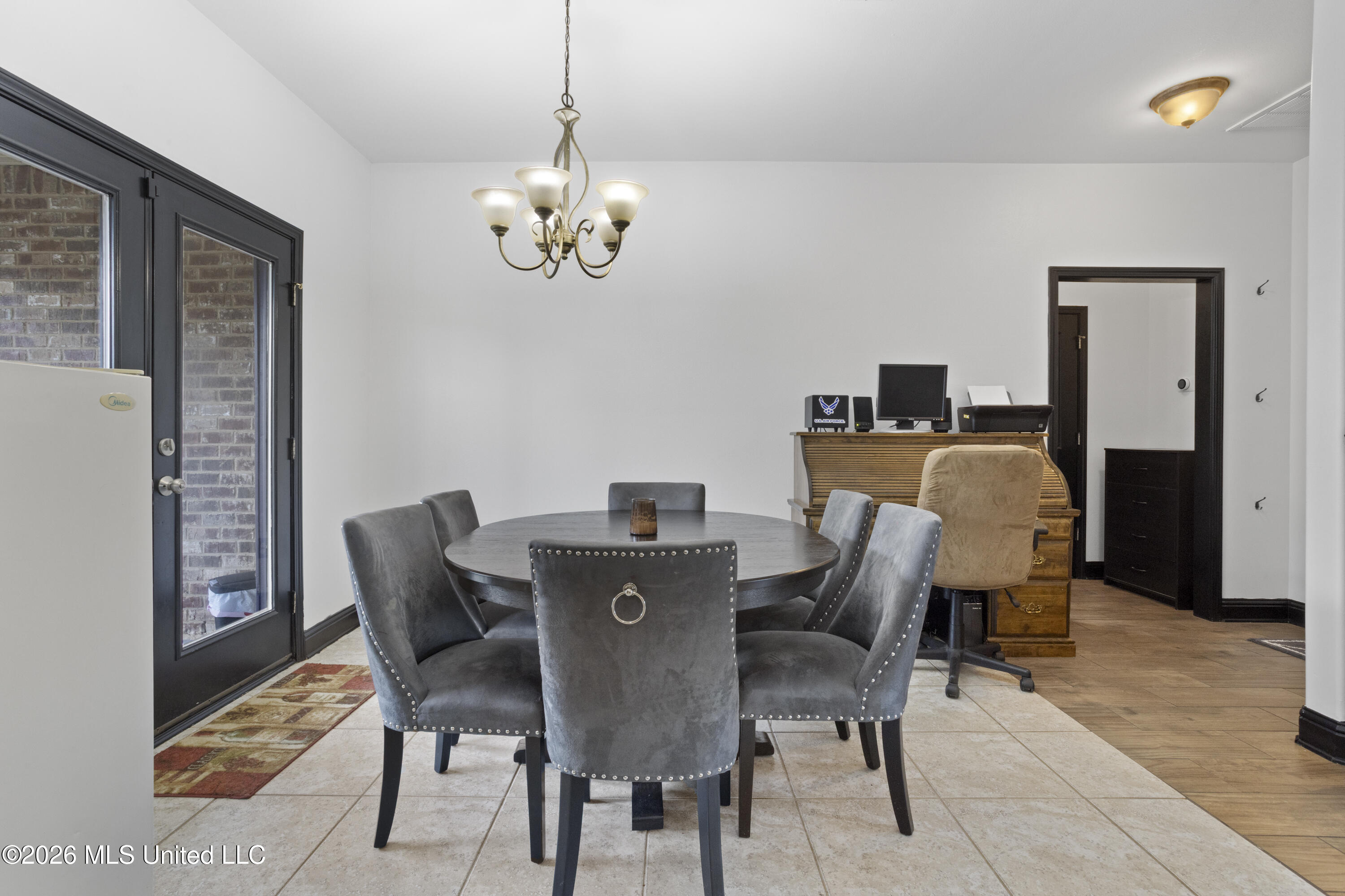 950 Old Towne Street Property Photo 14