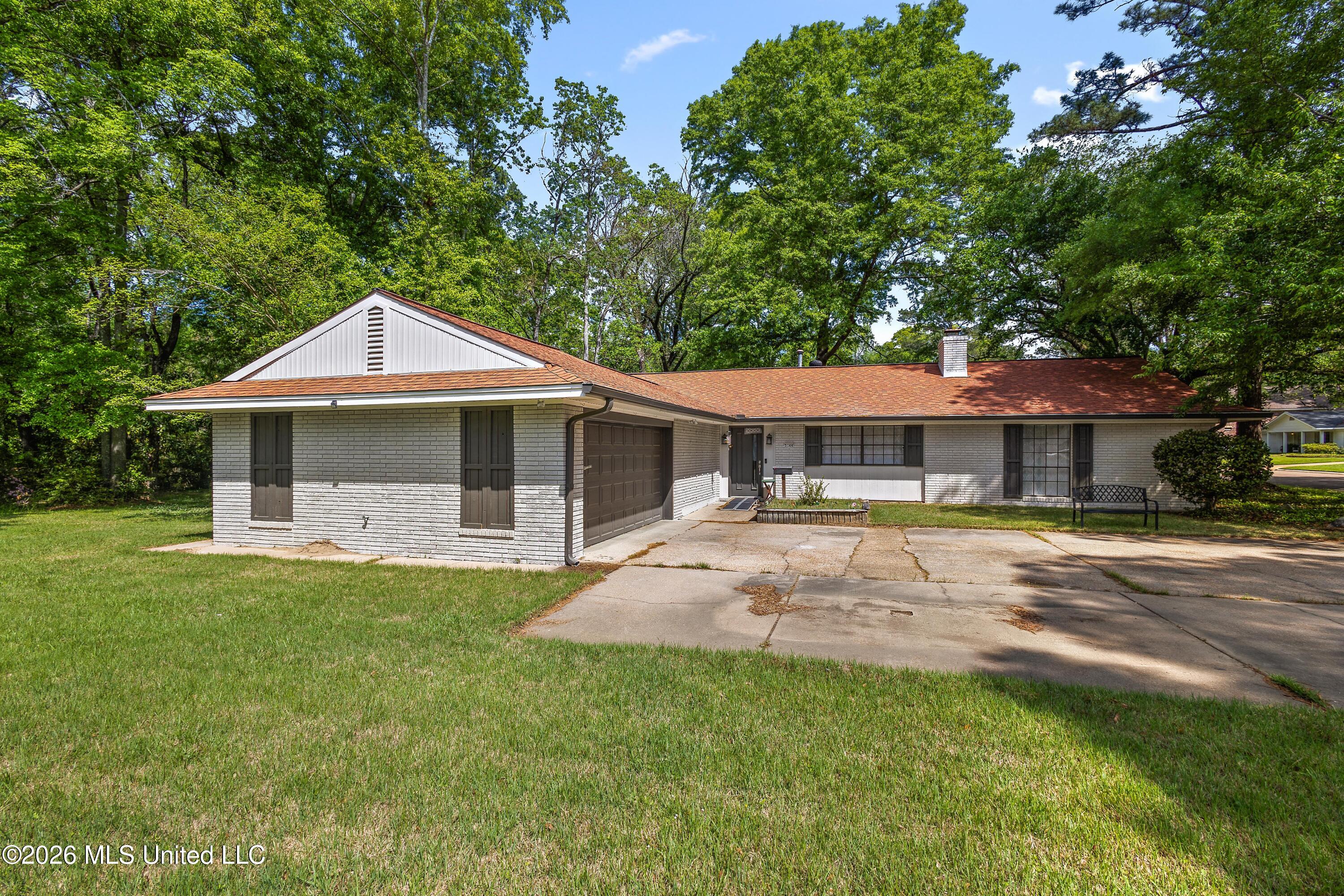 5144 Reddoch Drive Property Photo 2