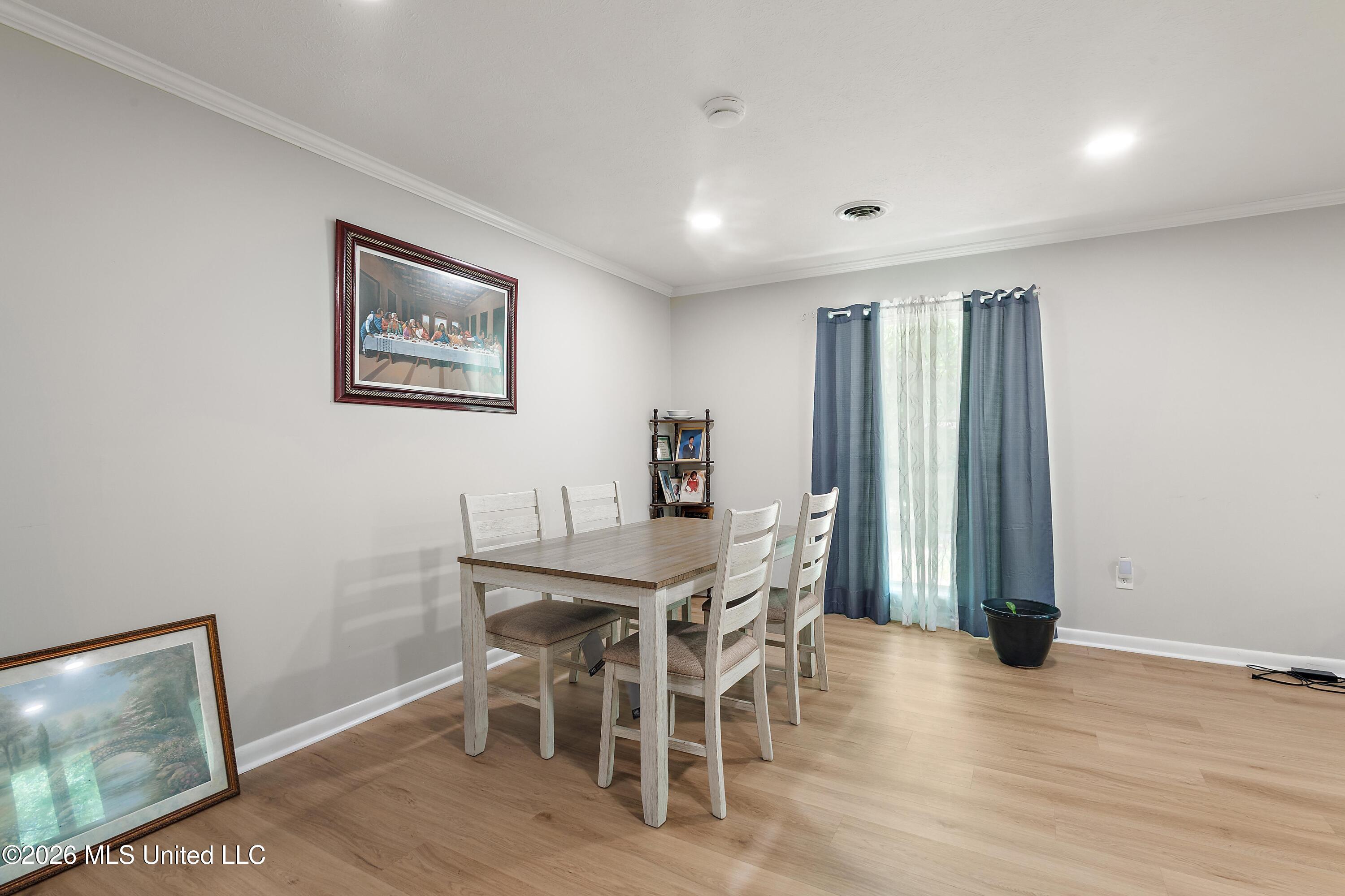 5144 Reddoch Drive Property Photo 4