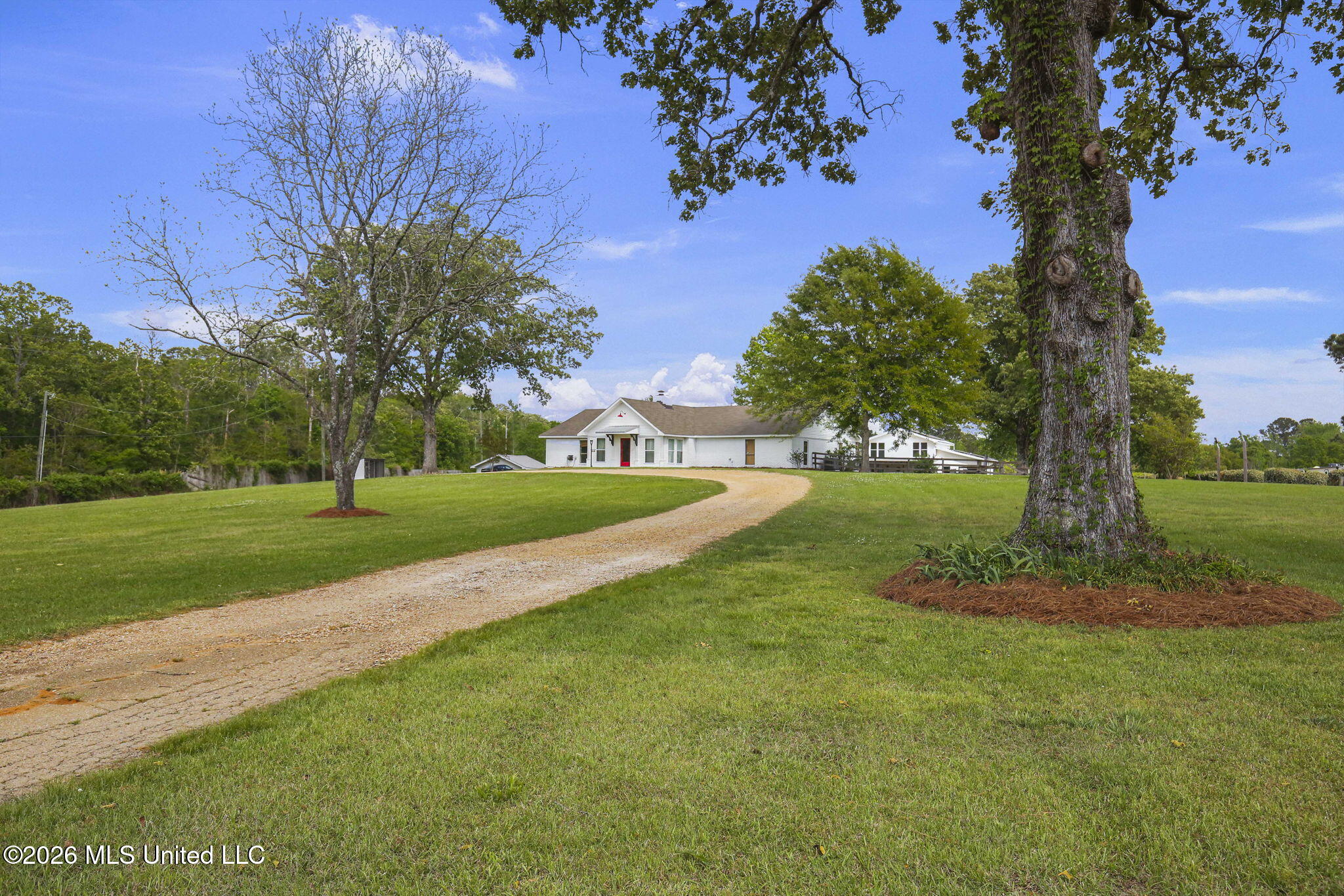 101 Lakeview Road Property Photo 4