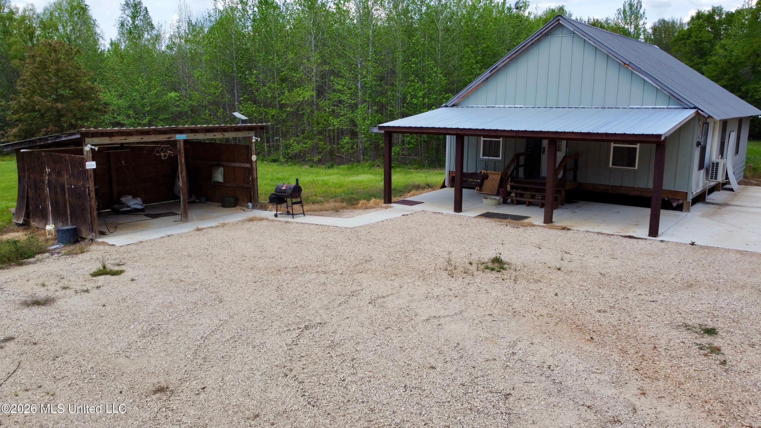 835 Fowler Road Property Photo 2